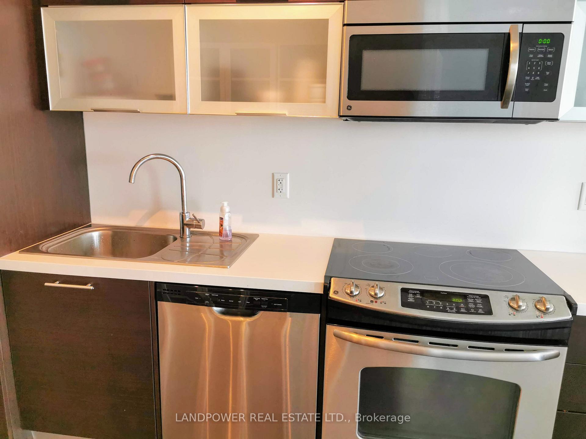 Photo 15 of Unit 5501, 386 Yonge Street, Toronto, Bay Street Corridor — HOMEH