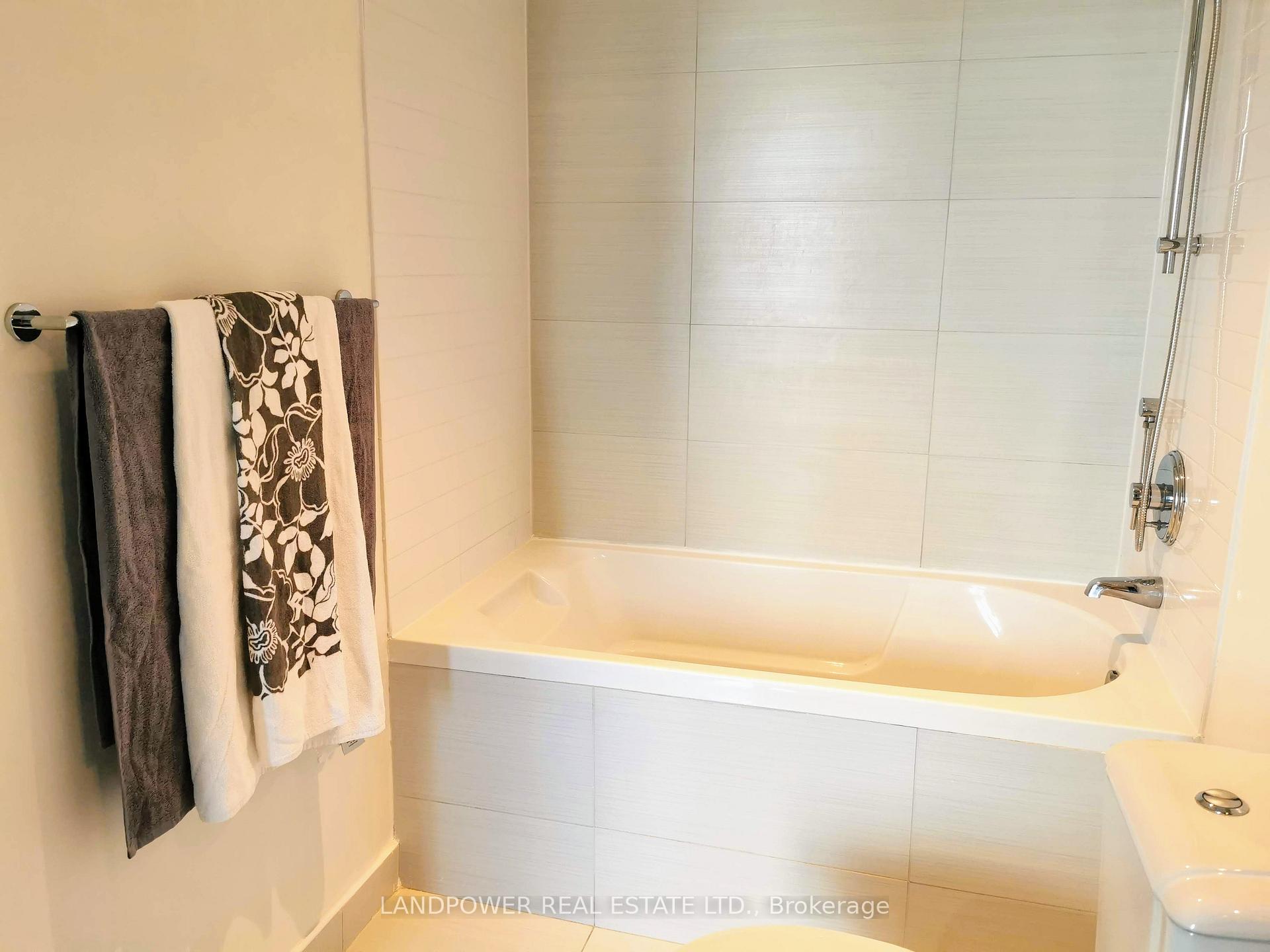 Photo 19 of Unit 5501, 386 Yonge Street, Toronto, Bay Street Corridor — HOMEH