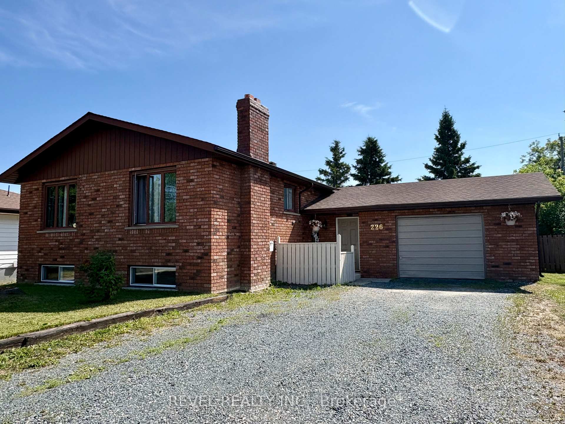 Photo 1 of 226 Second Avenue, Cochrane — HOMEH