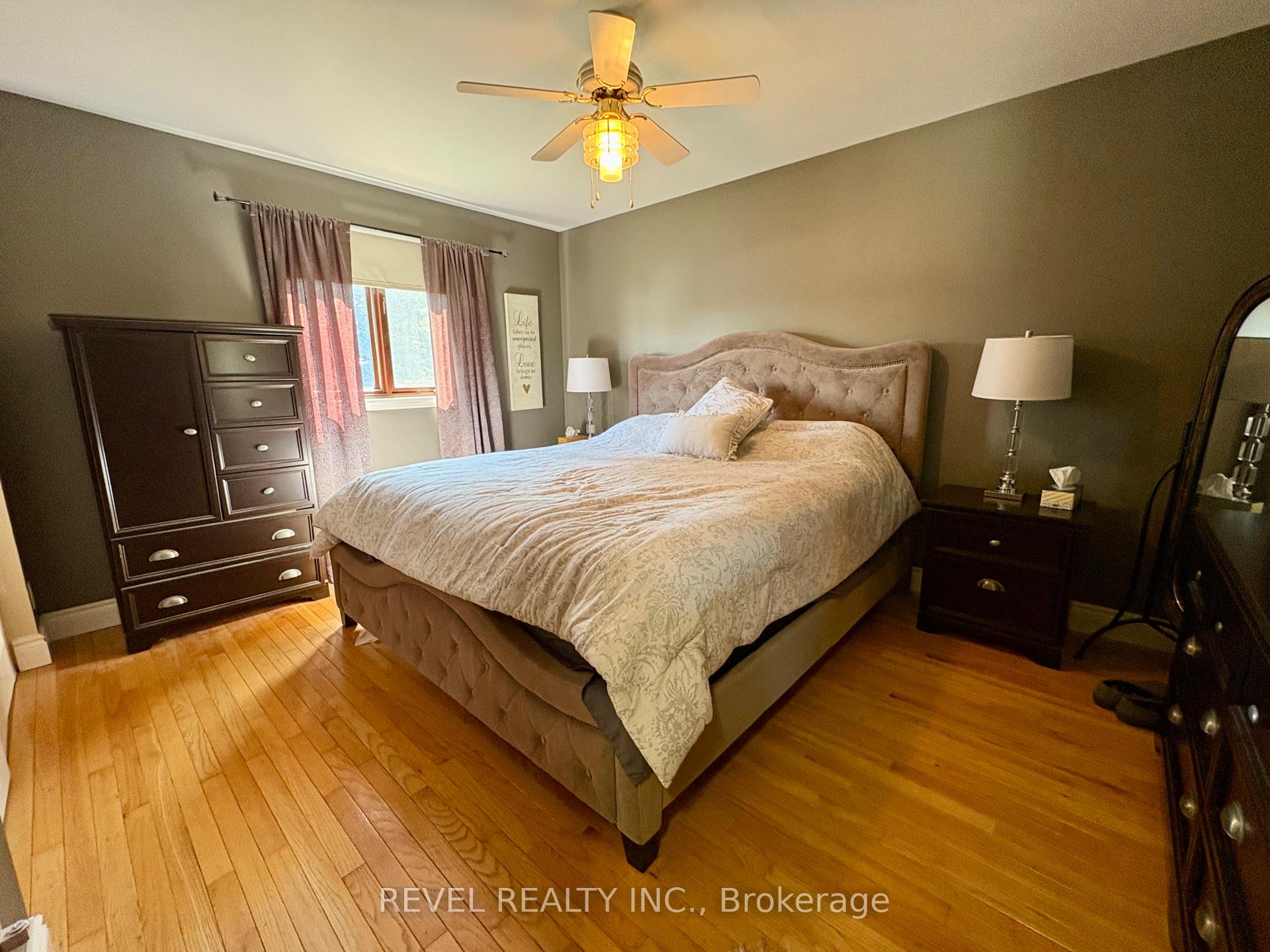 Photo 21 of 226 Second Avenue, Cochrane — HOMEH