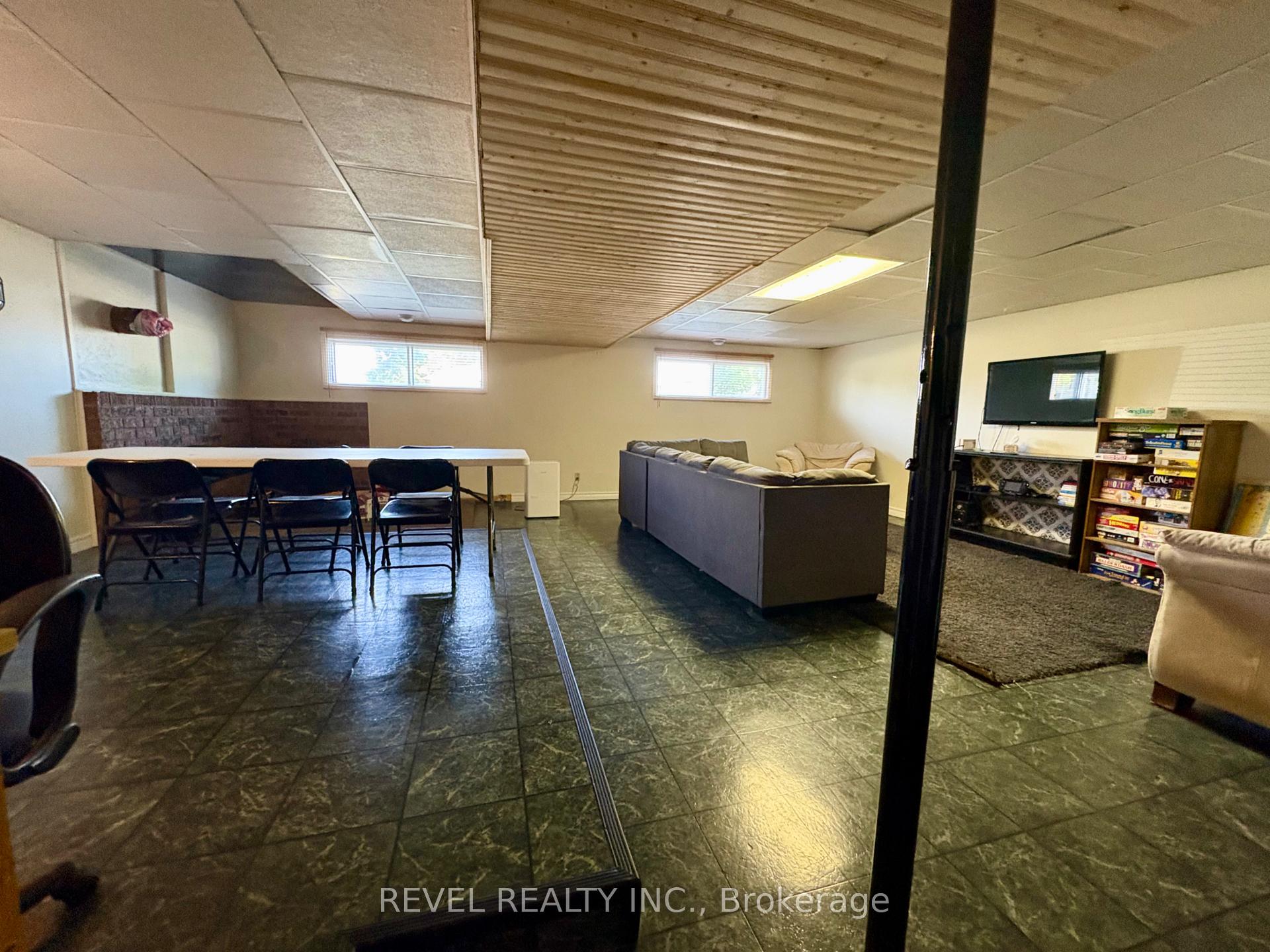 Photo 24 of 226 Second Avenue, Cochrane — HOMEH