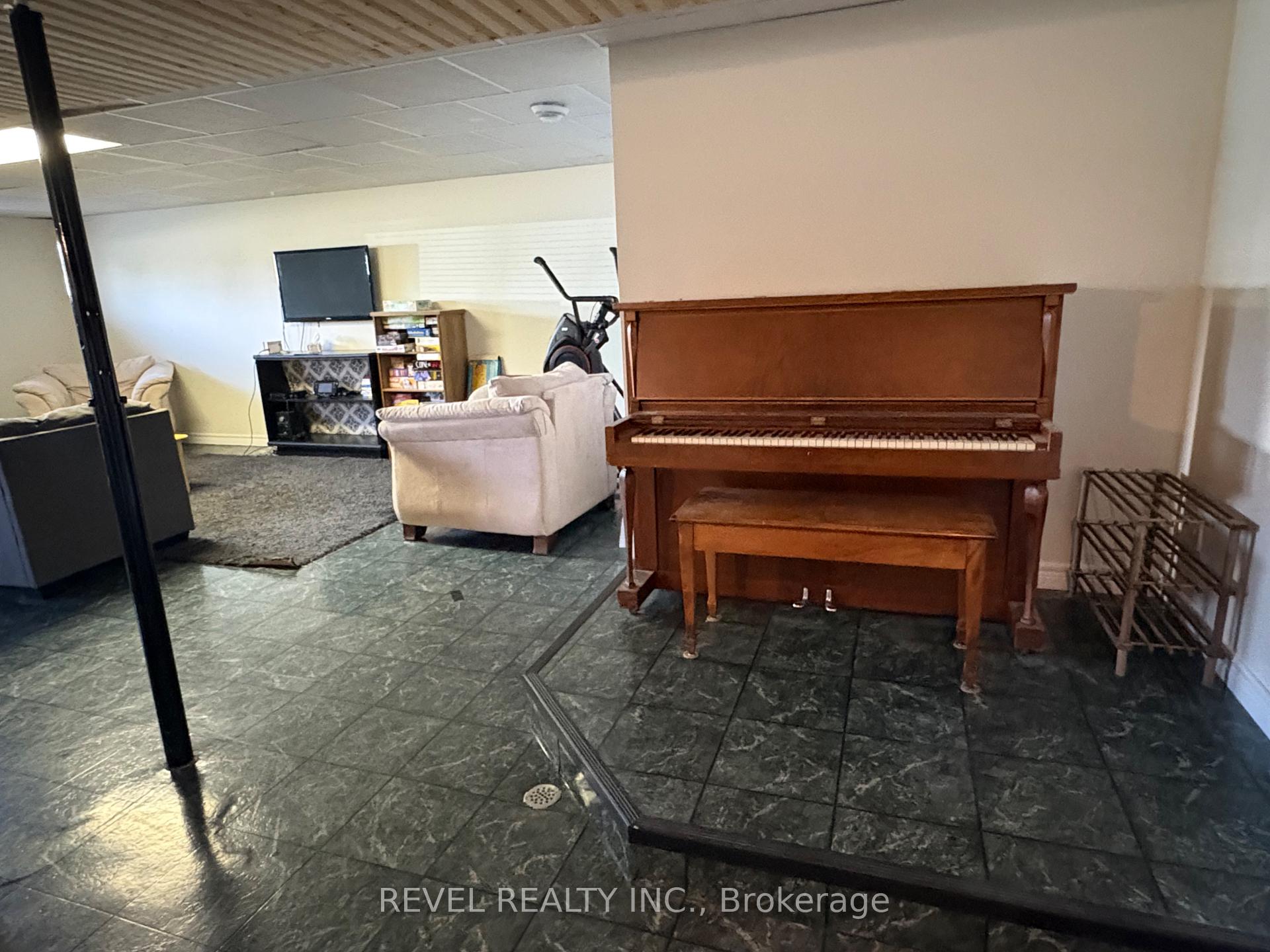 Photo 27 of 226 Second Avenue, Cochrane — HOMEH