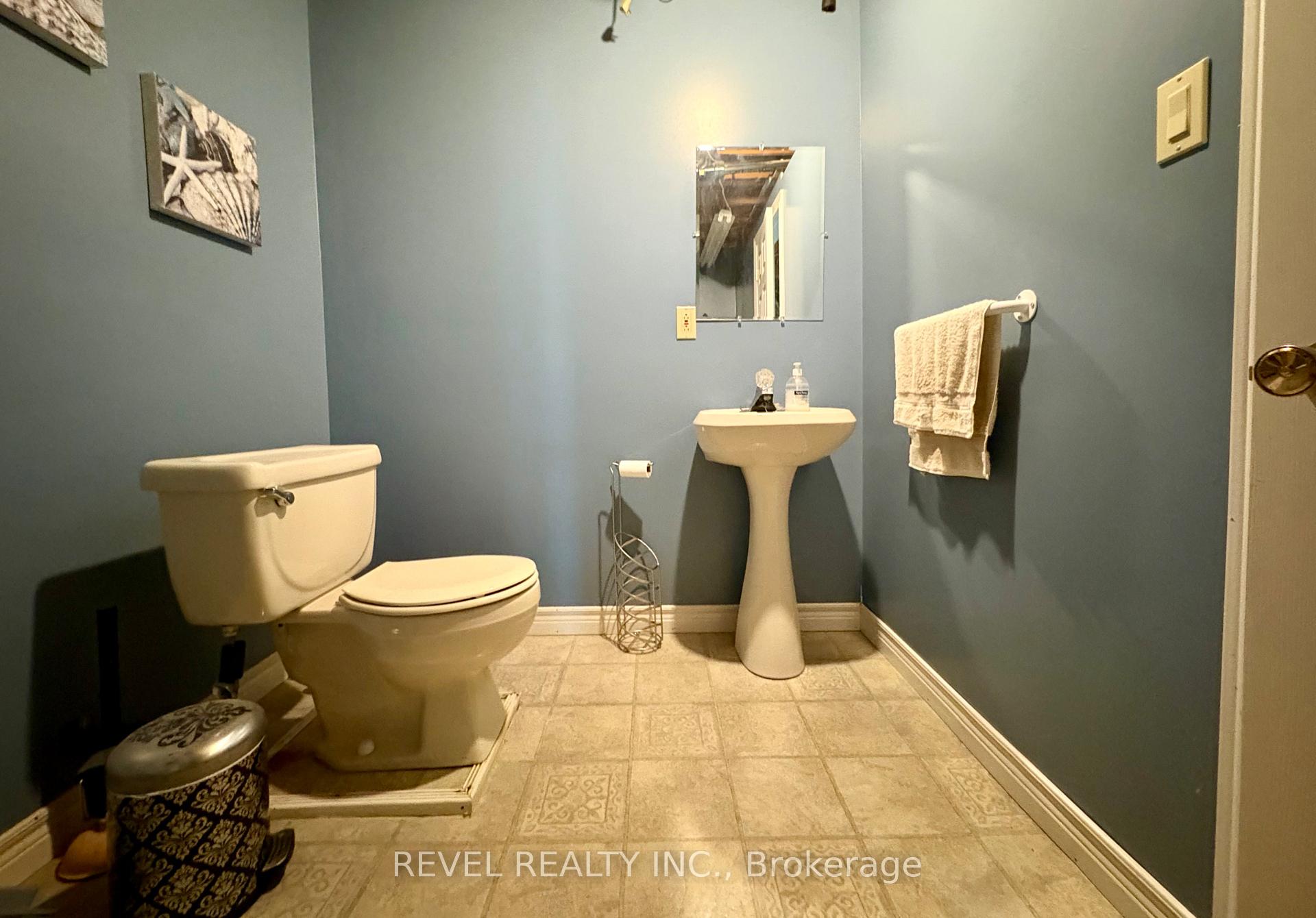 Photo 28 of 226 Second Avenue, Cochrane — HOMEH