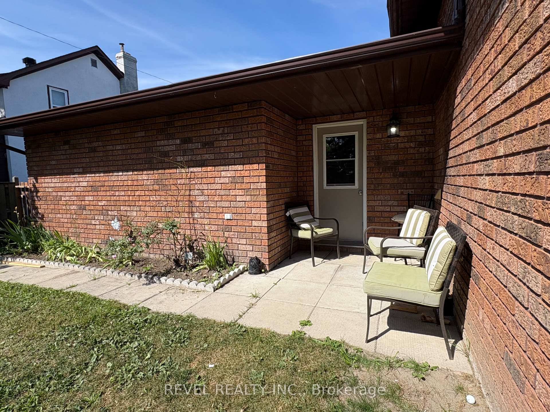 Photo 33 of 226 Second Avenue, Cochrane — HOMEH