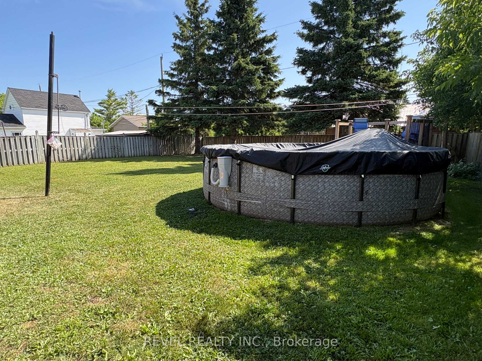 Photo 35 of 226 Second Avenue, Cochrane — HOMEH