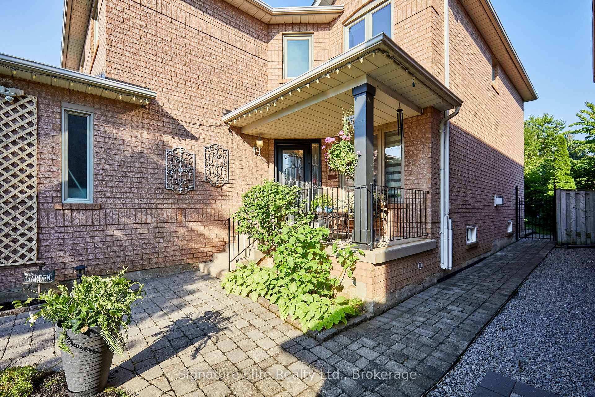 Photo 1 of 954 Mantle Crescent, Mississauga, East Credit — HOMEH