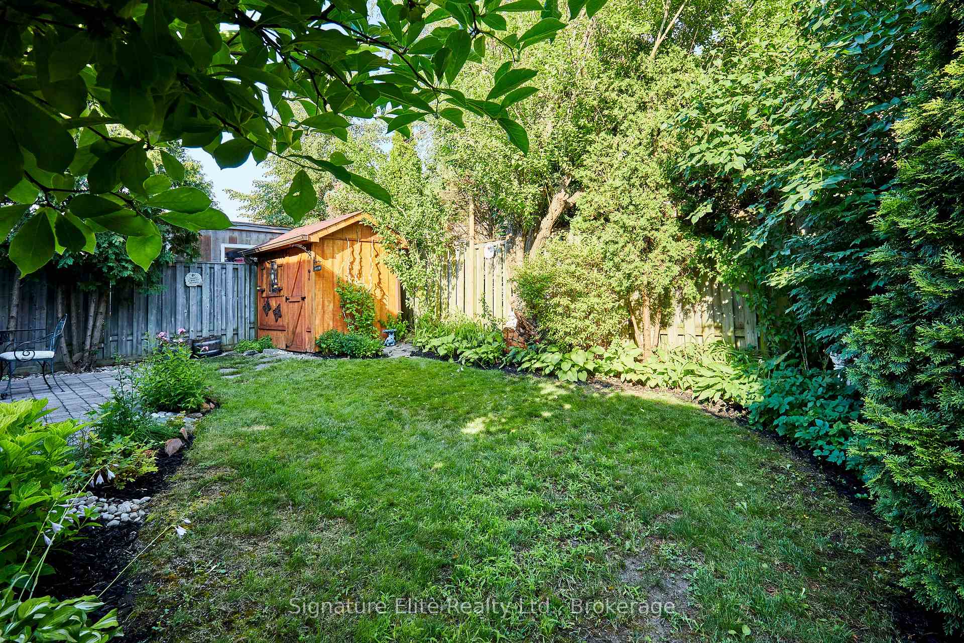 Photo 18 of 954 Mantle Crescent, Mississauga, East Credit — HOMEH