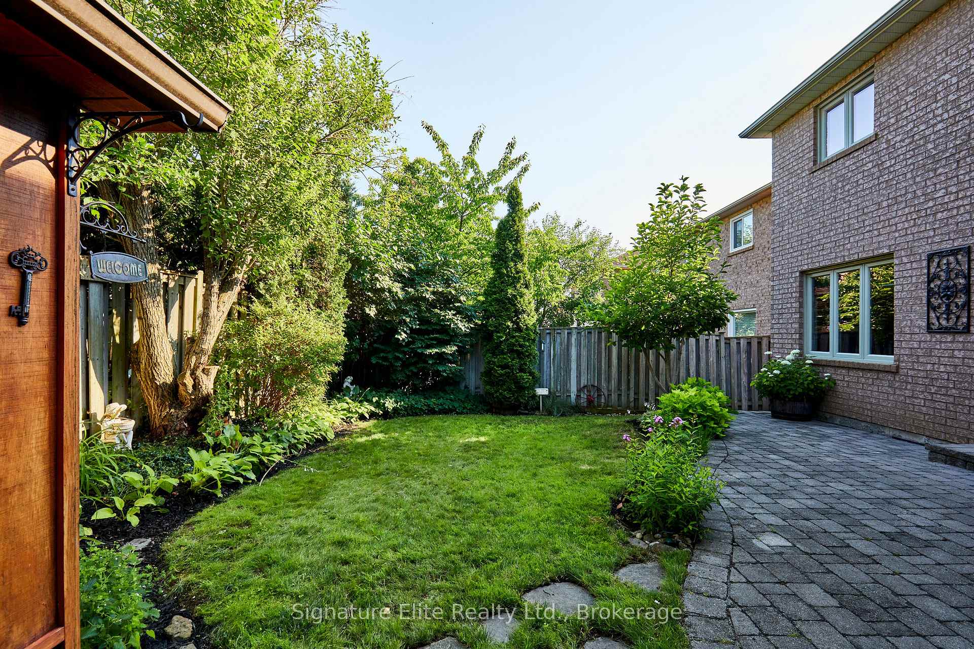 Photo 26 of 954 Mantle Crescent, Mississauga, East Credit — HOMEH
