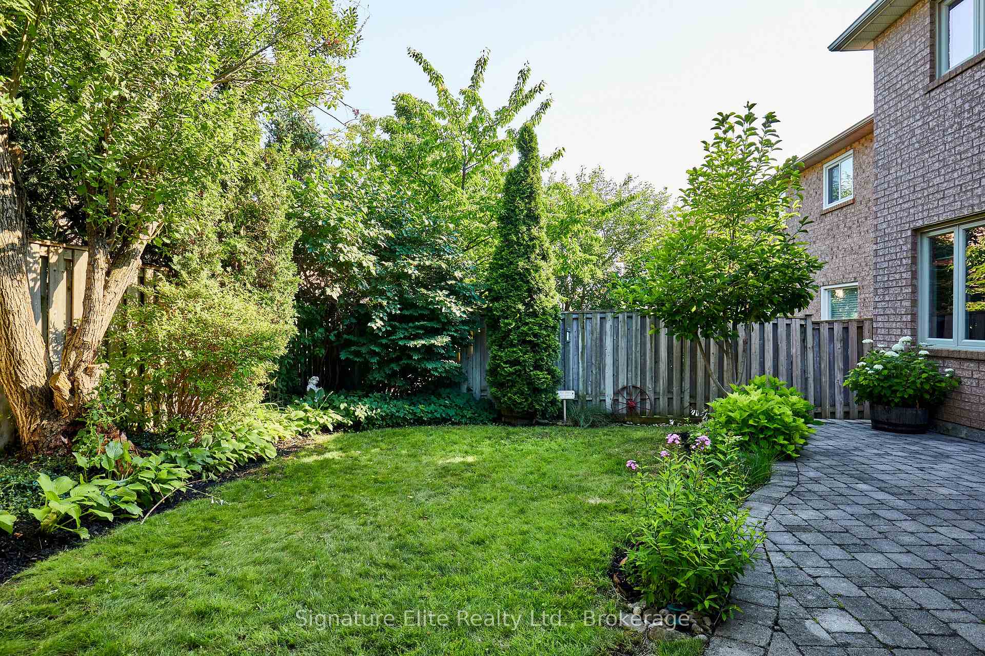 Photo 37 of 954 Mantle Crescent, Mississauga, East Credit — HOMEH