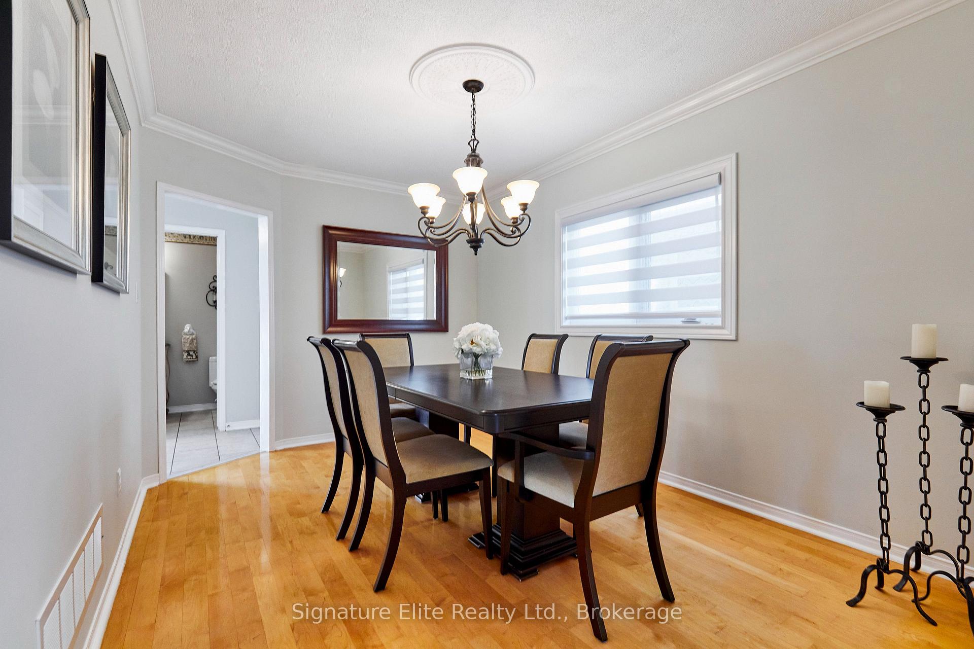 Photo 5 of 954 Mantle Crescent, Mississauga, East Credit — HOMEH