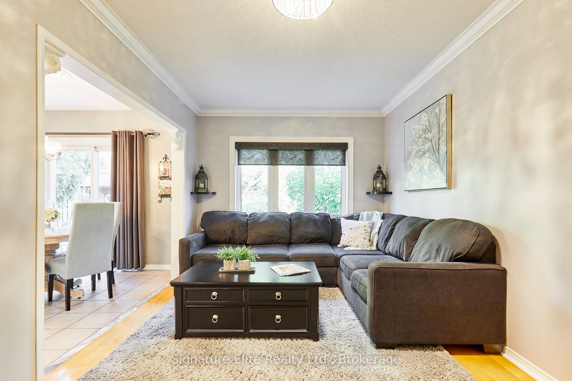 Photo 8 of 954 Mantle Crescent, Mississauga, East Credit — HOMEH
