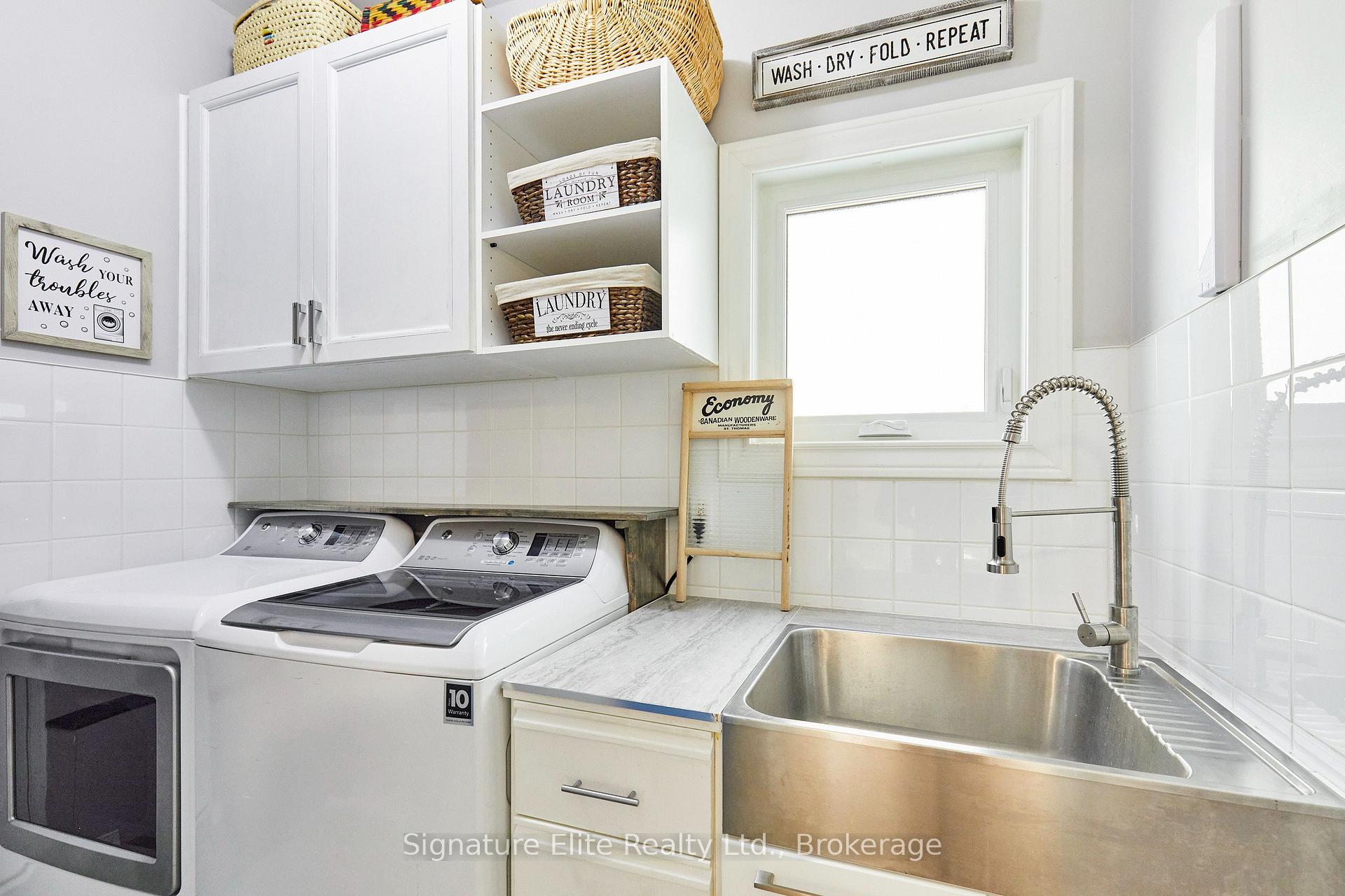 Photo 9 of 954 Mantle Crescent, Mississauga, East Credit — HOMEH
