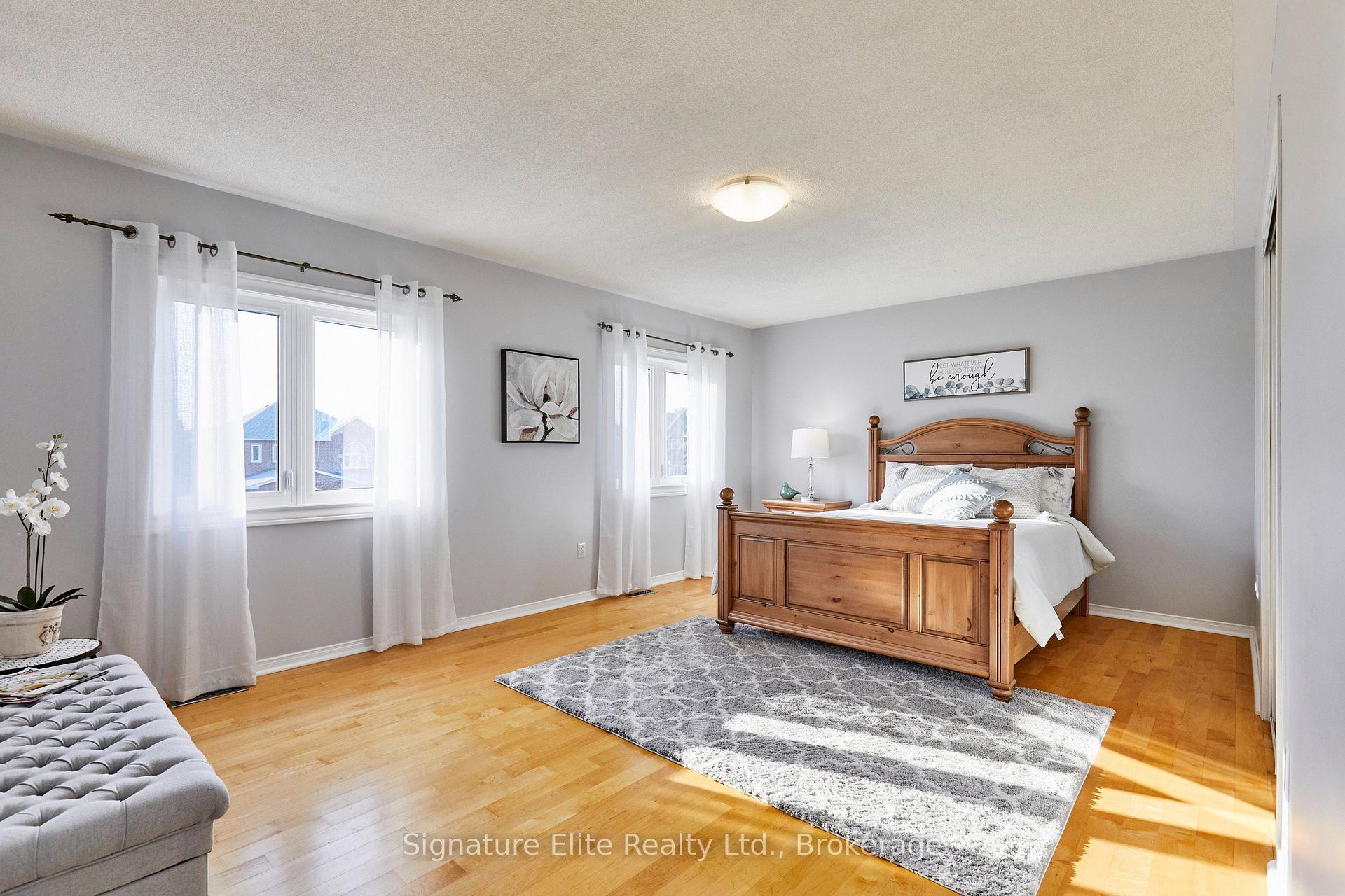 Photo 12 of 954 Mantle Crescent, Mississauga, East Credit — HOMEH