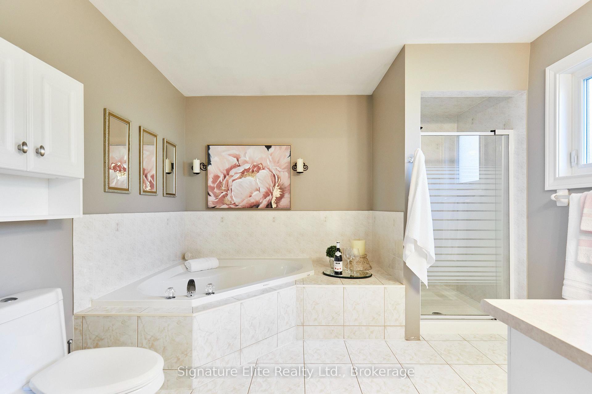 Photo 15 of 954 Mantle Crescent, Mississauga, East Credit — HOMEH