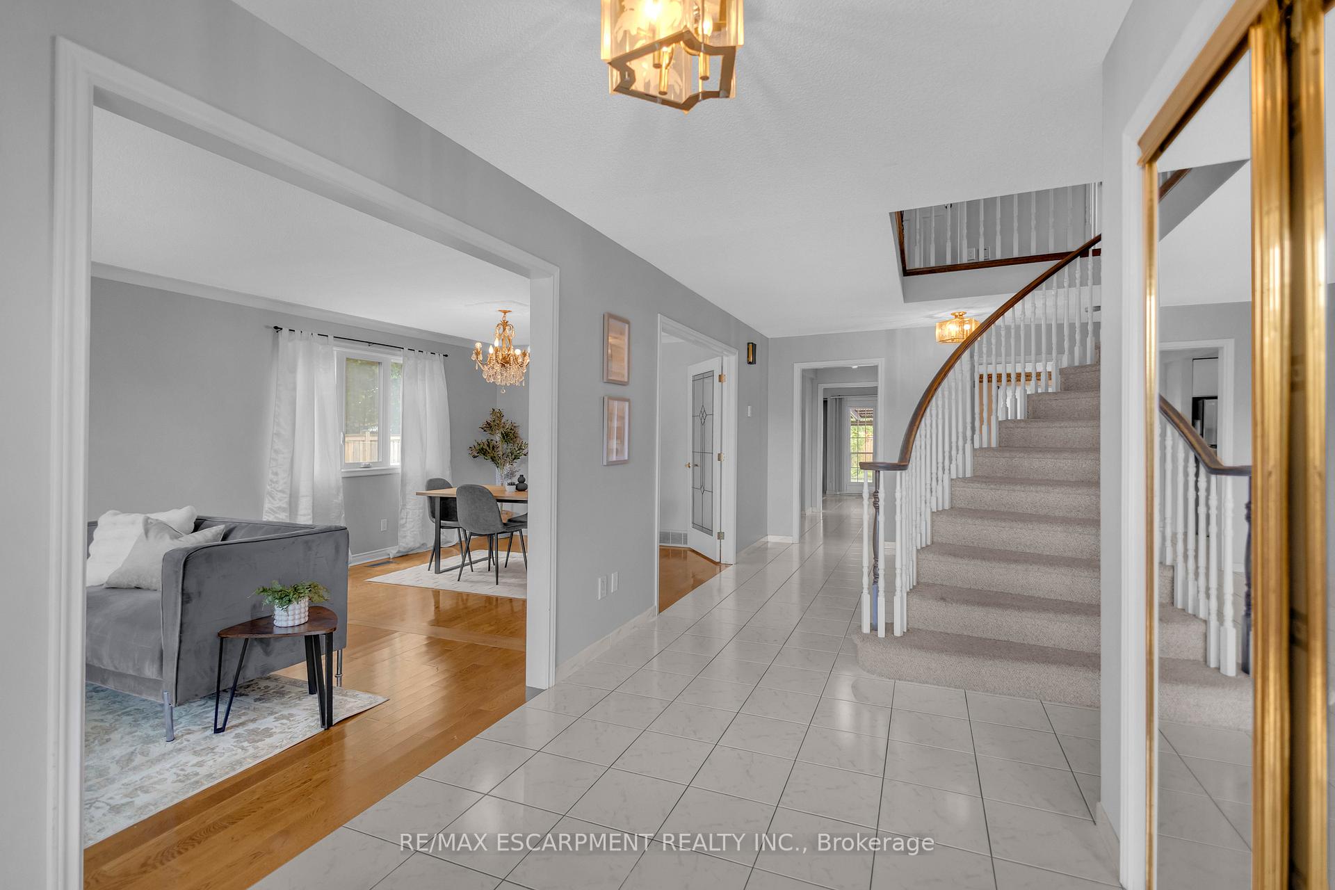 Photo 4 of 489 Acadia Drive, Hamilton, Butler — HOMEH