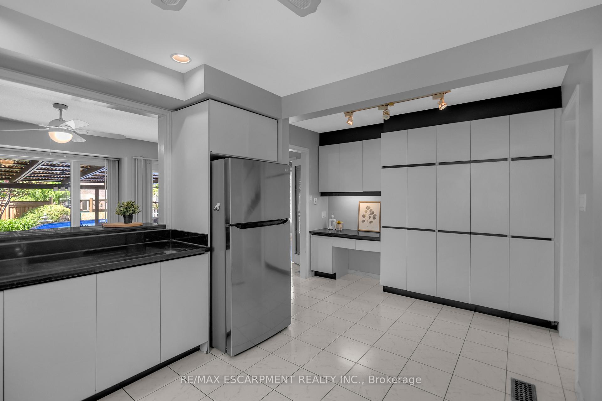 Photo 10 of 489 Acadia Drive, Hamilton, Butler — HOMEH