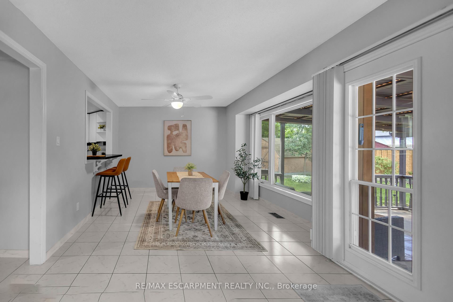Photo 11 of 489 Acadia Drive, Hamilton, Butler — HOMEH