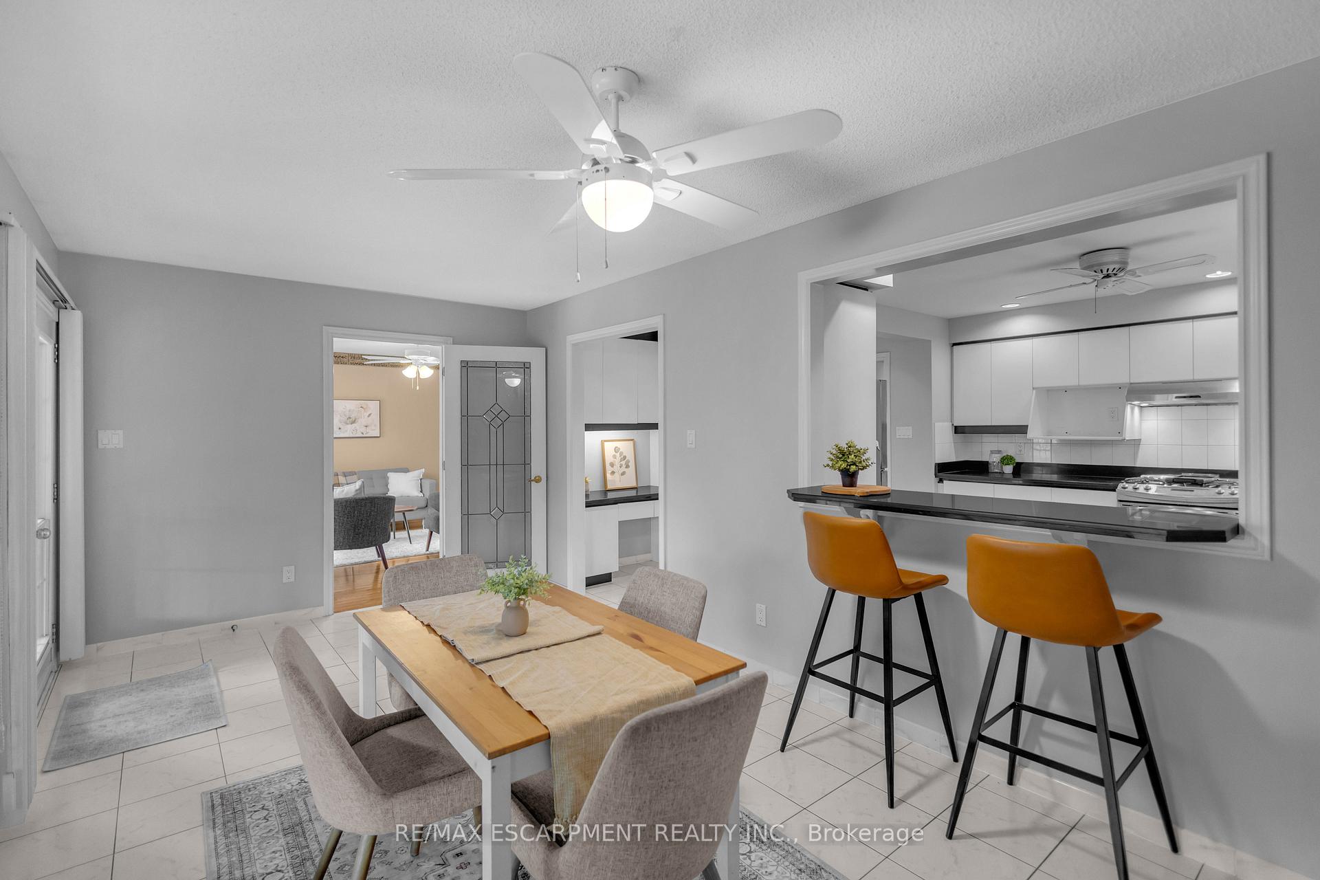 Photo 12 of 489 Acadia Drive, Hamilton, Butler — HOMEH