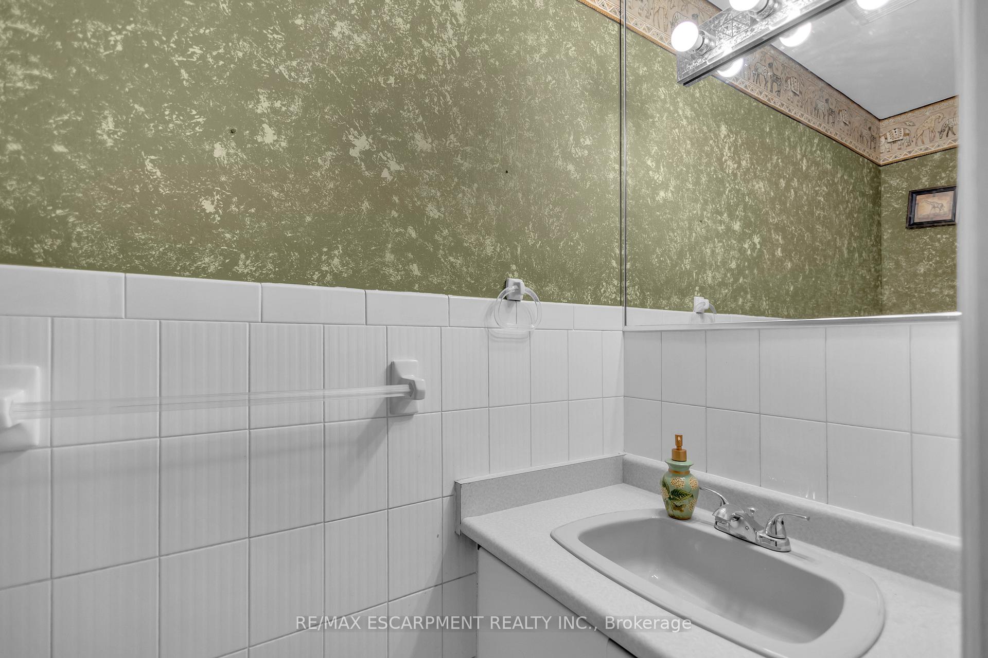 Photo 15 of 489 Acadia Drive, Hamilton, Butler — HOMEH