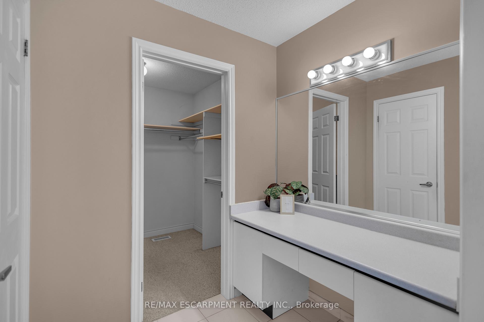 Photo 23 of 489 Acadia Drive, Hamilton, Butler — HOMEH