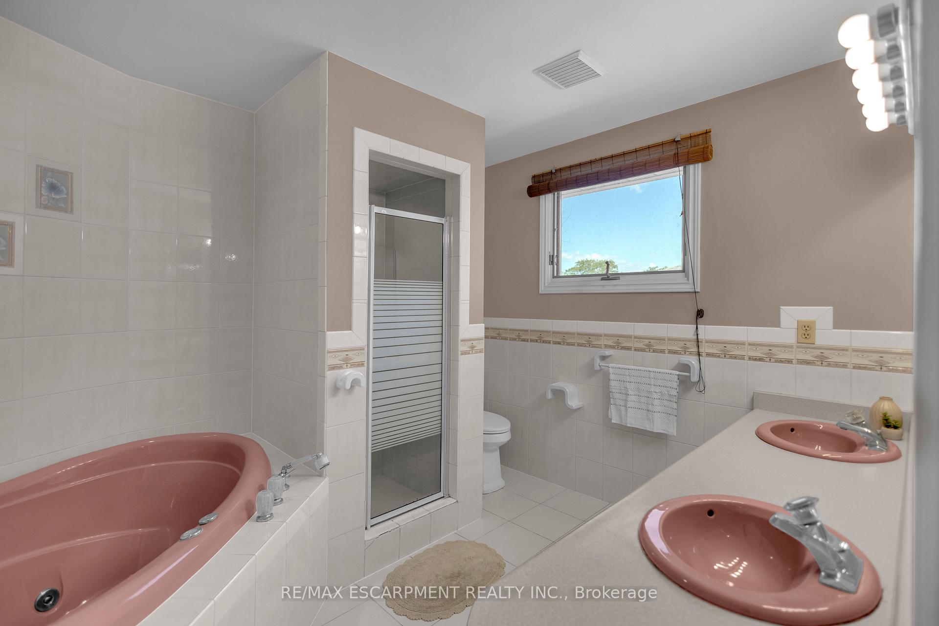 Photo 24 of 489 Acadia Drive, Hamilton, Butler — HOMEH