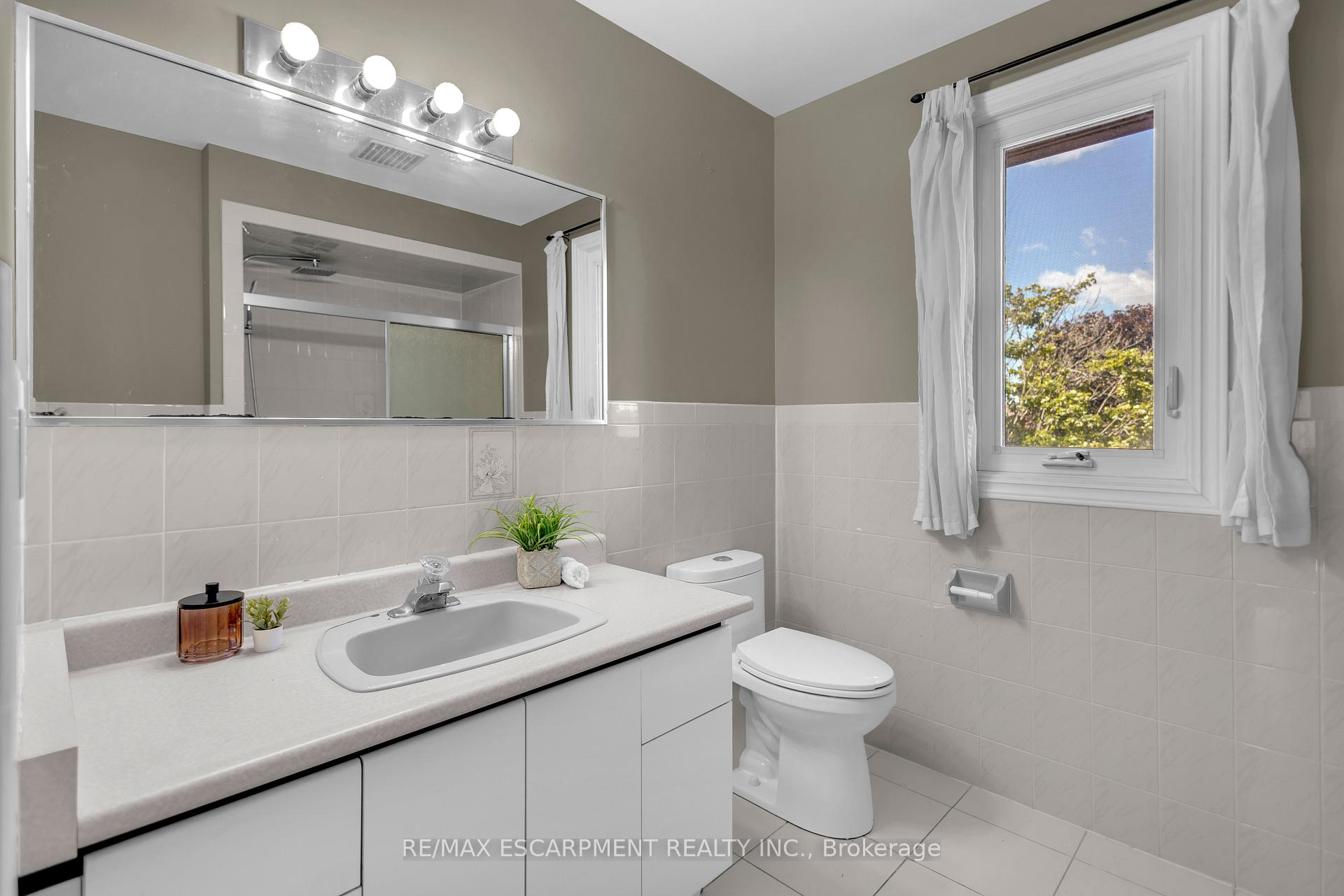 Photo 28 of 489 Acadia Drive, Hamilton, Butler — HOMEH