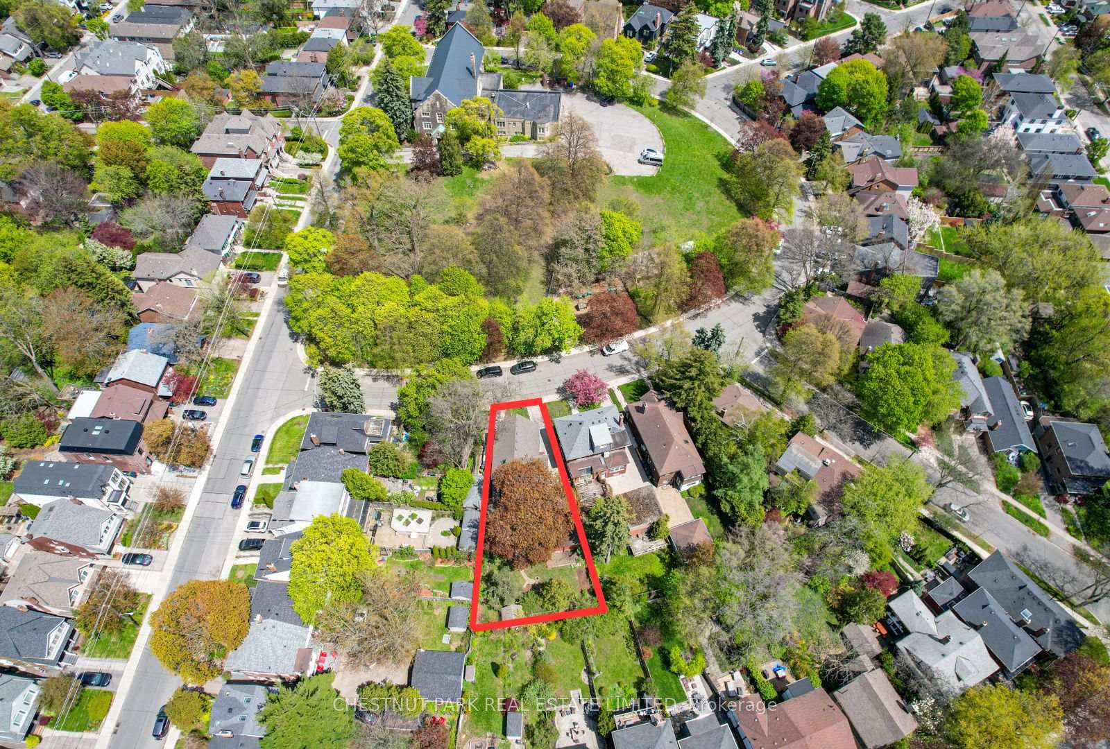 Photo 2 of 14 Servington Crescent, Toronto, Mount Pleasant West — HOMEH