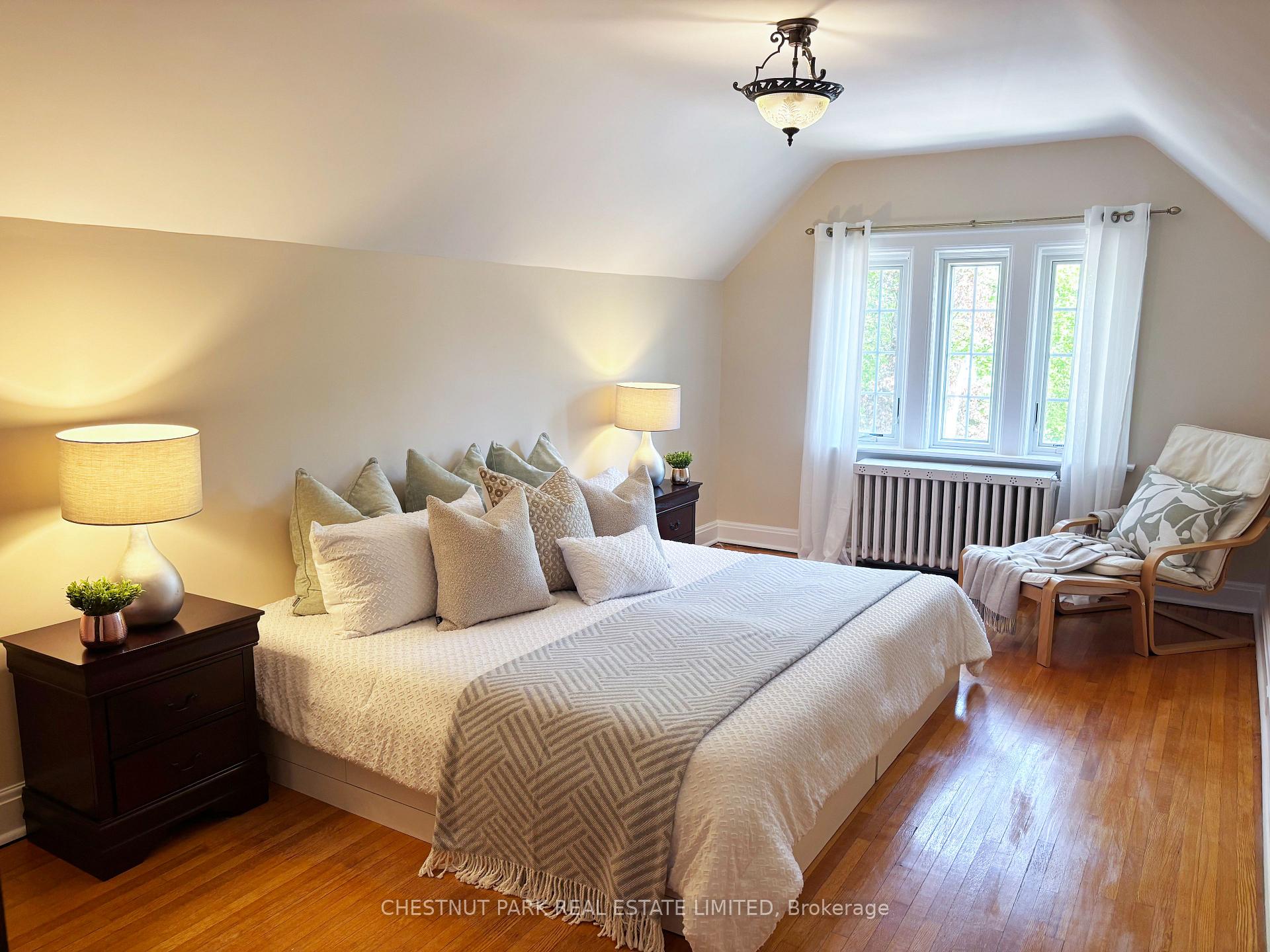 Photo 20 of 14 Servington Crescent, Toronto, Mount Pleasant West — HOMEH