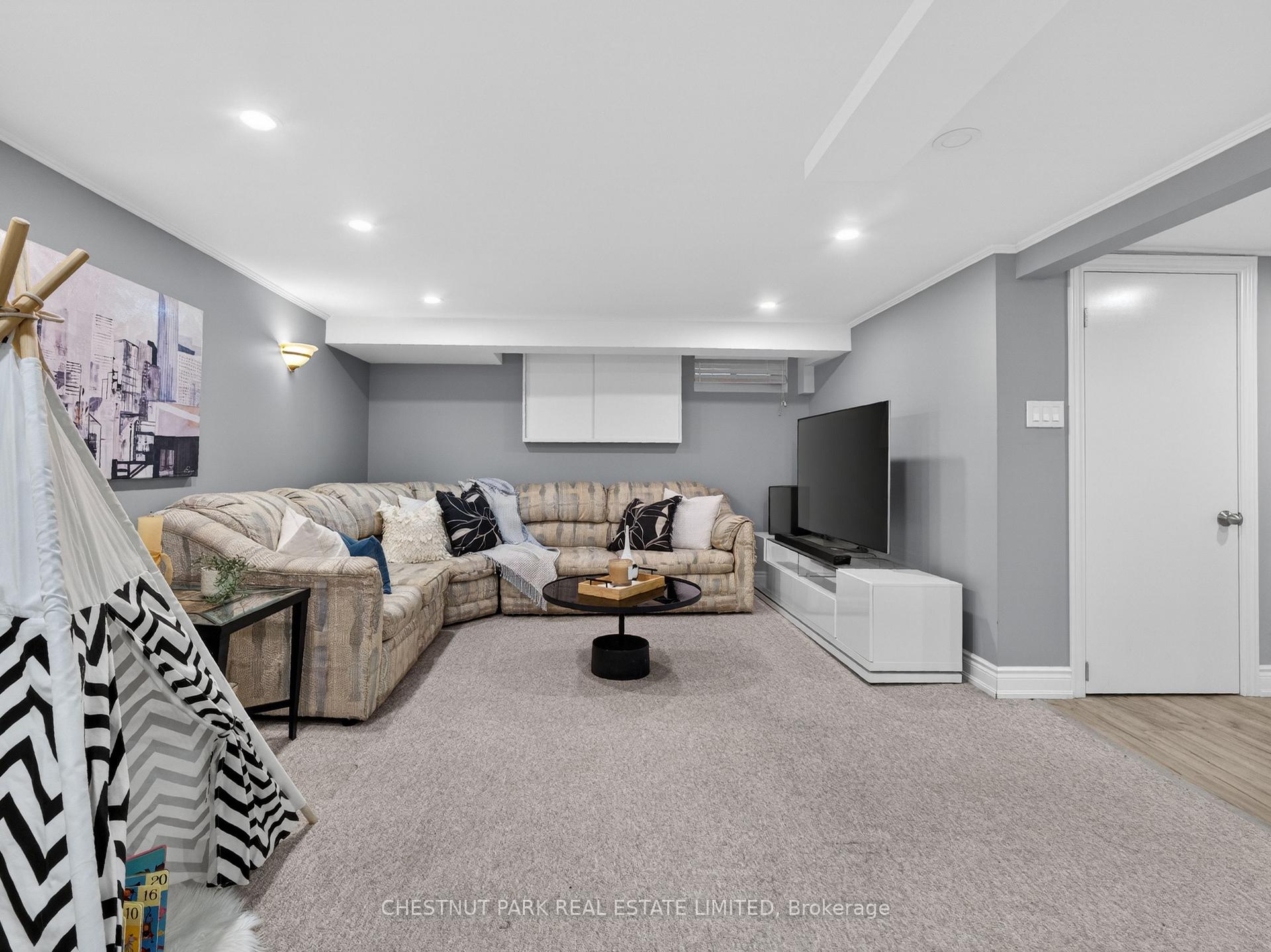 Photo 23 of 14 Servington Crescent, Toronto, Mount Pleasant West — HOMEH