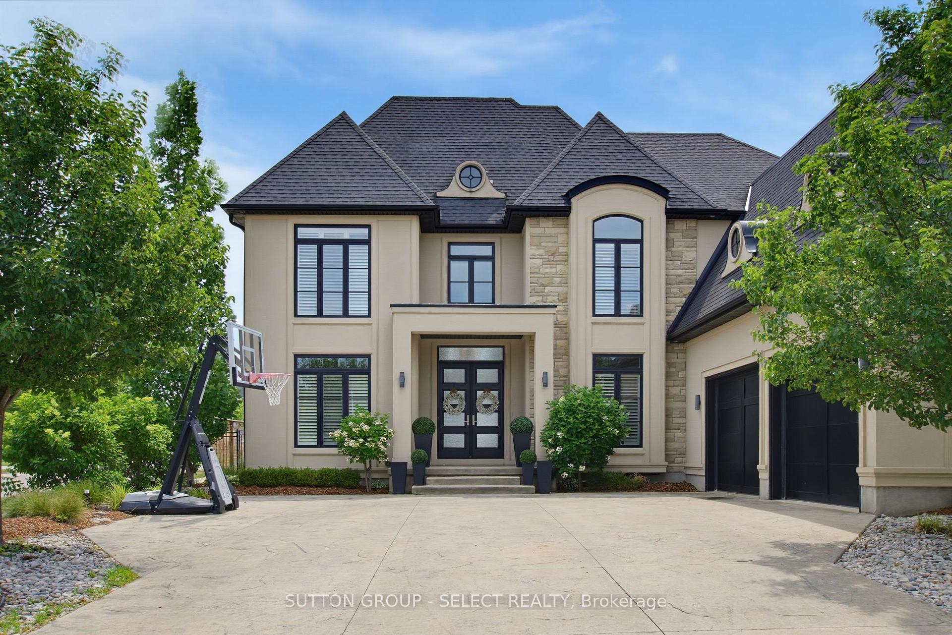 Photo 2 of 2303 Waterside Court, London, North R — HOMEH