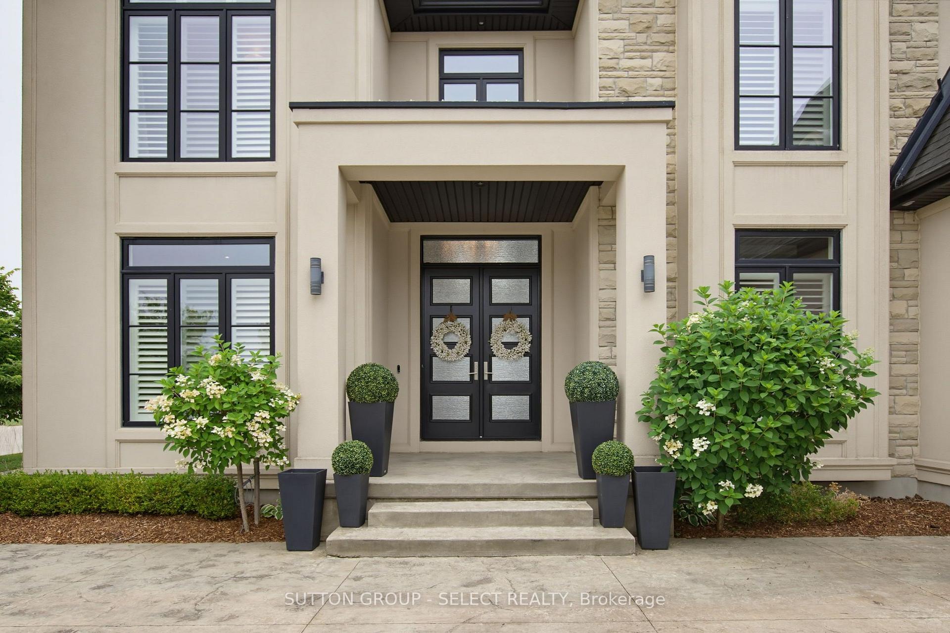 Photo 3 of 2303 Waterside Court, London, North R — HOMEH