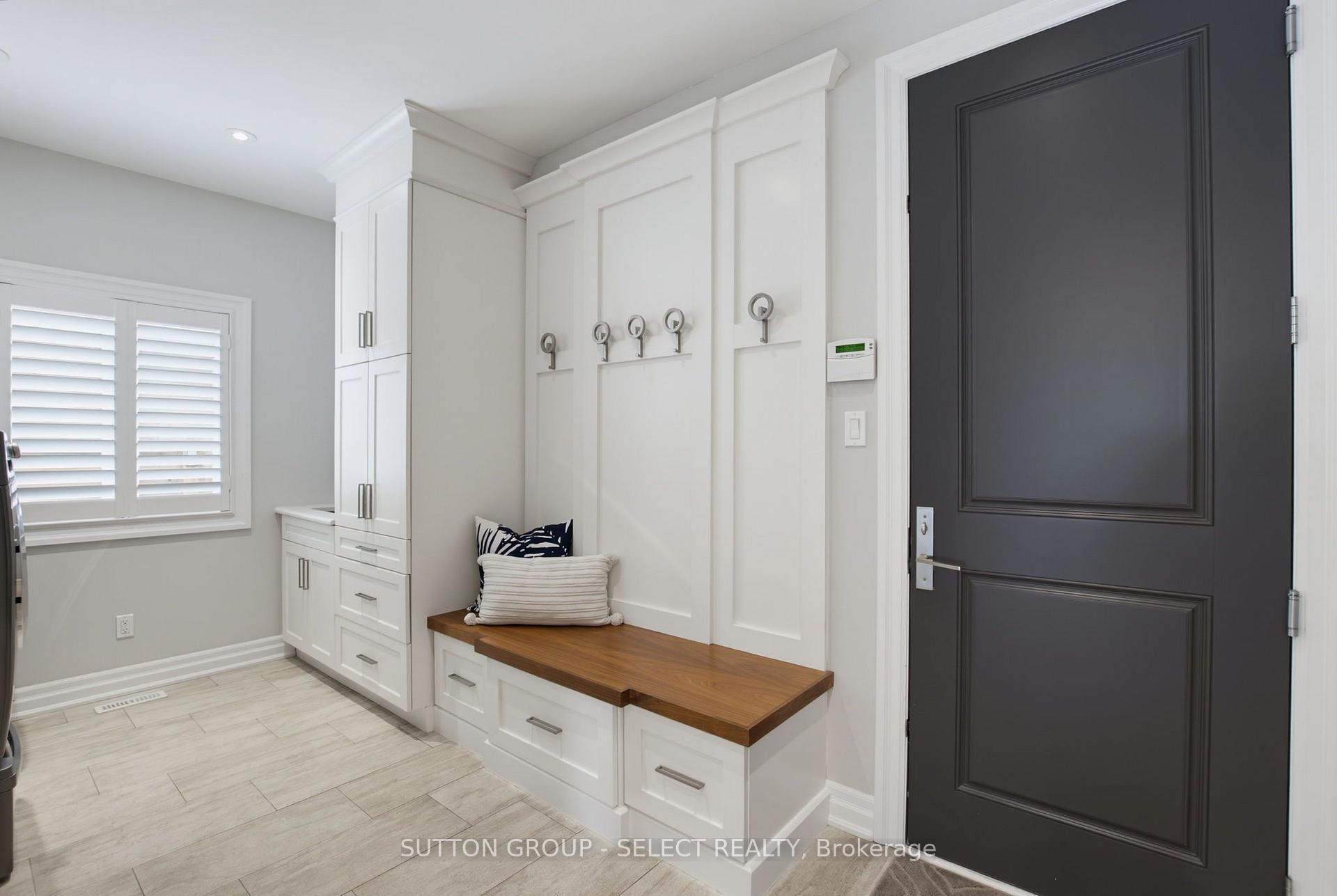 Photo 15 of 2303 Waterside Court, London, North R — HOMEH