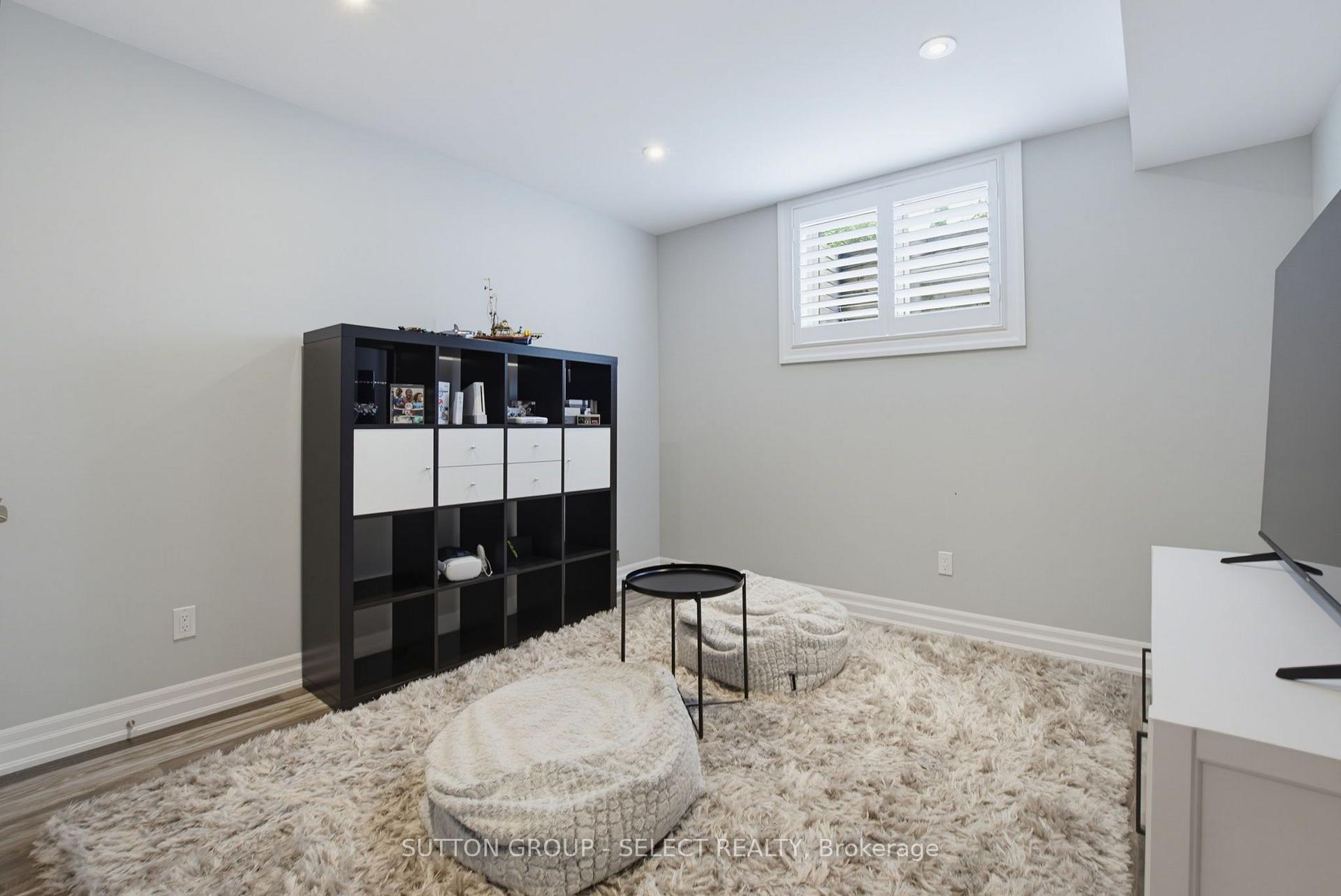 Photo 39 of 2303 Waterside Court, London, North R — HOMEH