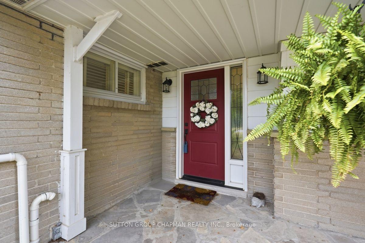 Photo 7 of 763 Oban Crescent, London, North P — HOMEH