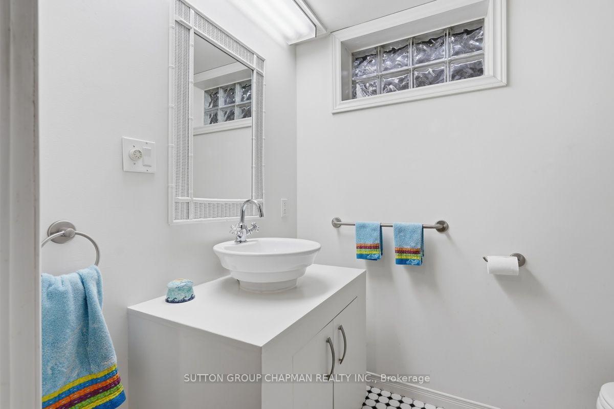 Photo 30 of 763 Oban Crescent, London, North P — HOMEH