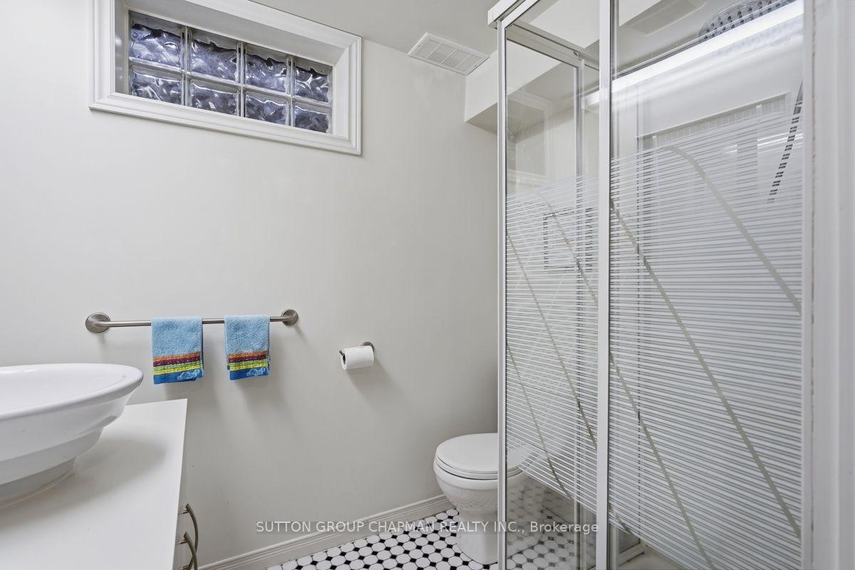 Photo 31 of 763 Oban Crescent, London, North P — HOMEH