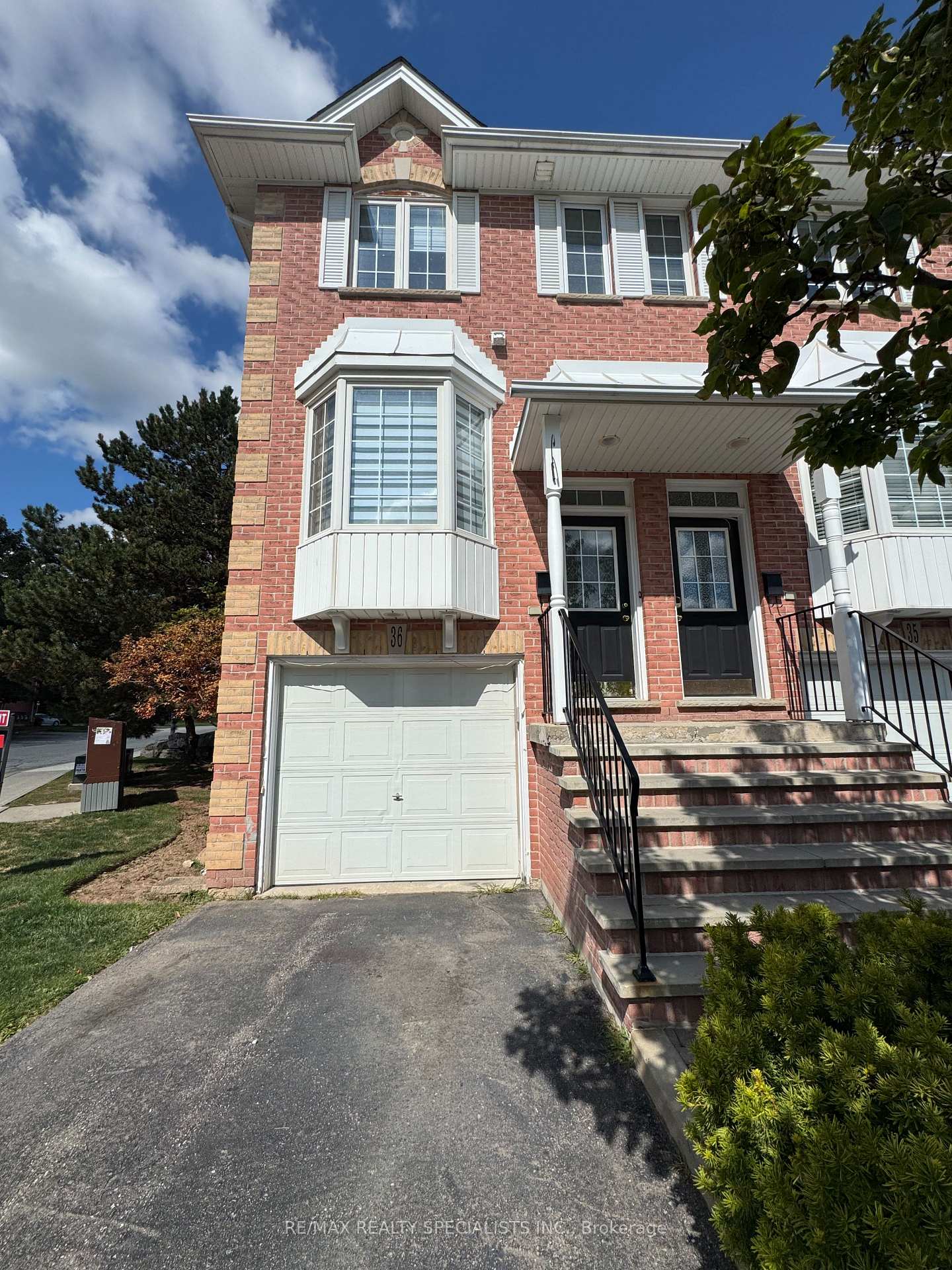 Photo 1 of Unit 36, 3480 Upper Middle Road, Burlington, Palmer — HOMEH