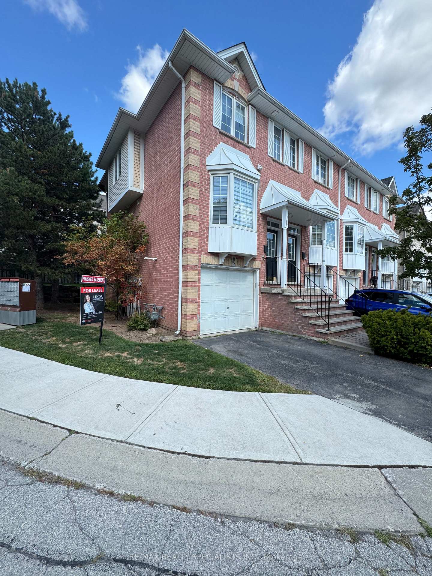 Photo 3 of Unit 36, 3480 Upper Middle Road, Burlington, Palmer — HOMEH