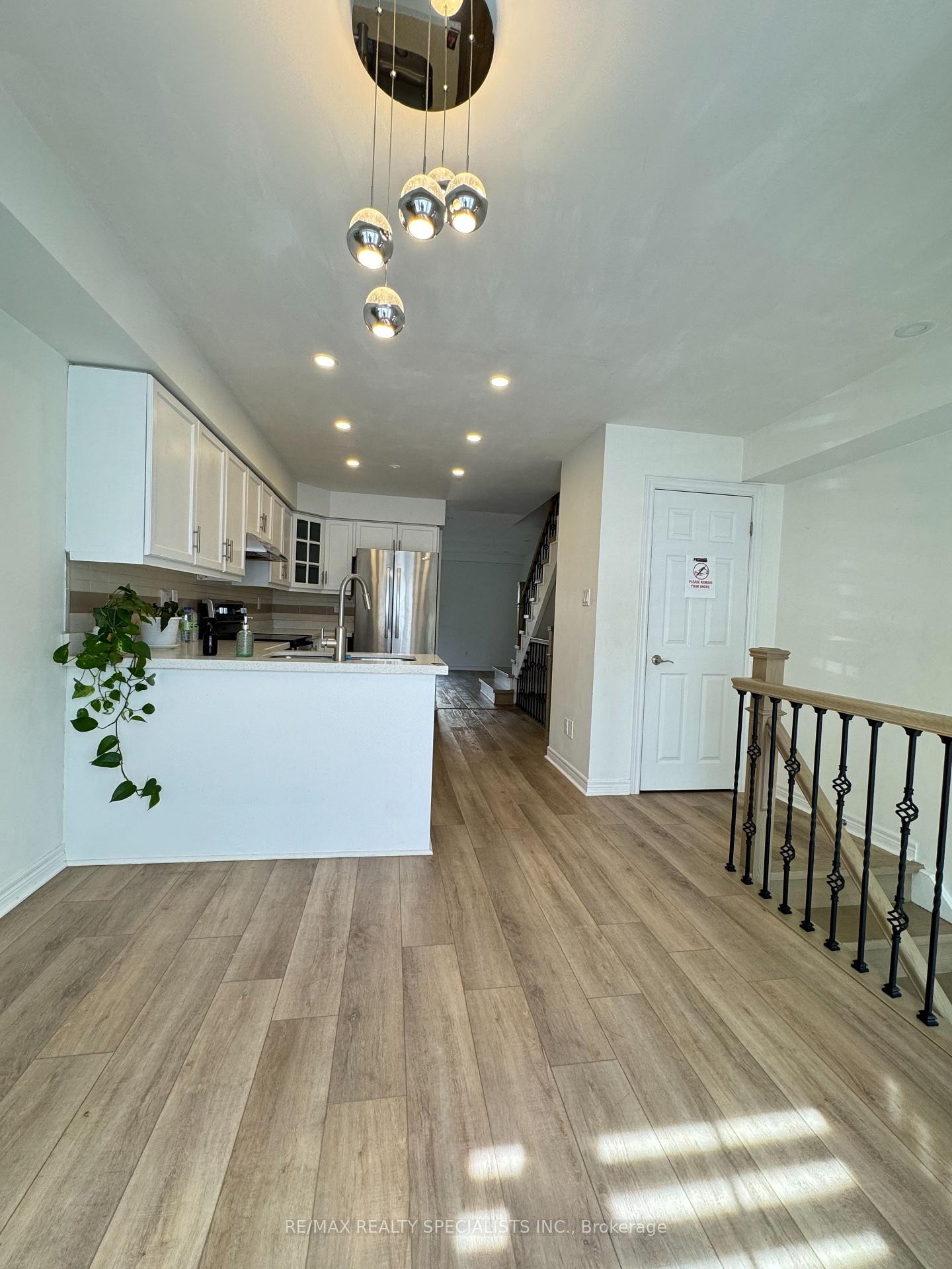 Photo 7 of Unit 36, 3480 Upper Middle Road, Burlington, Palmer — HOMEH
