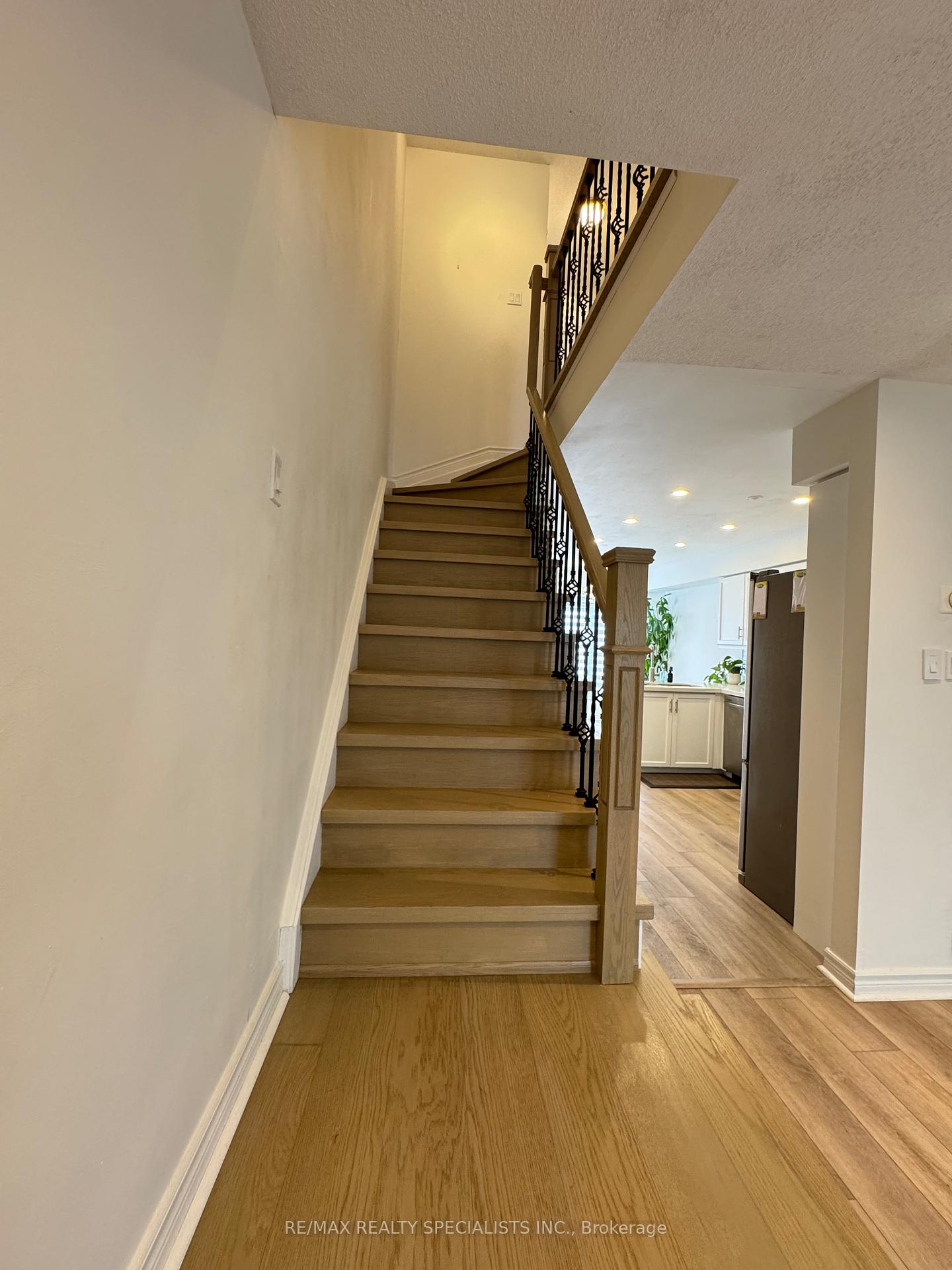 Photo 17 of Unit 36, 3480 Upper Middle Road, Burlington, Palmer — HOMEH