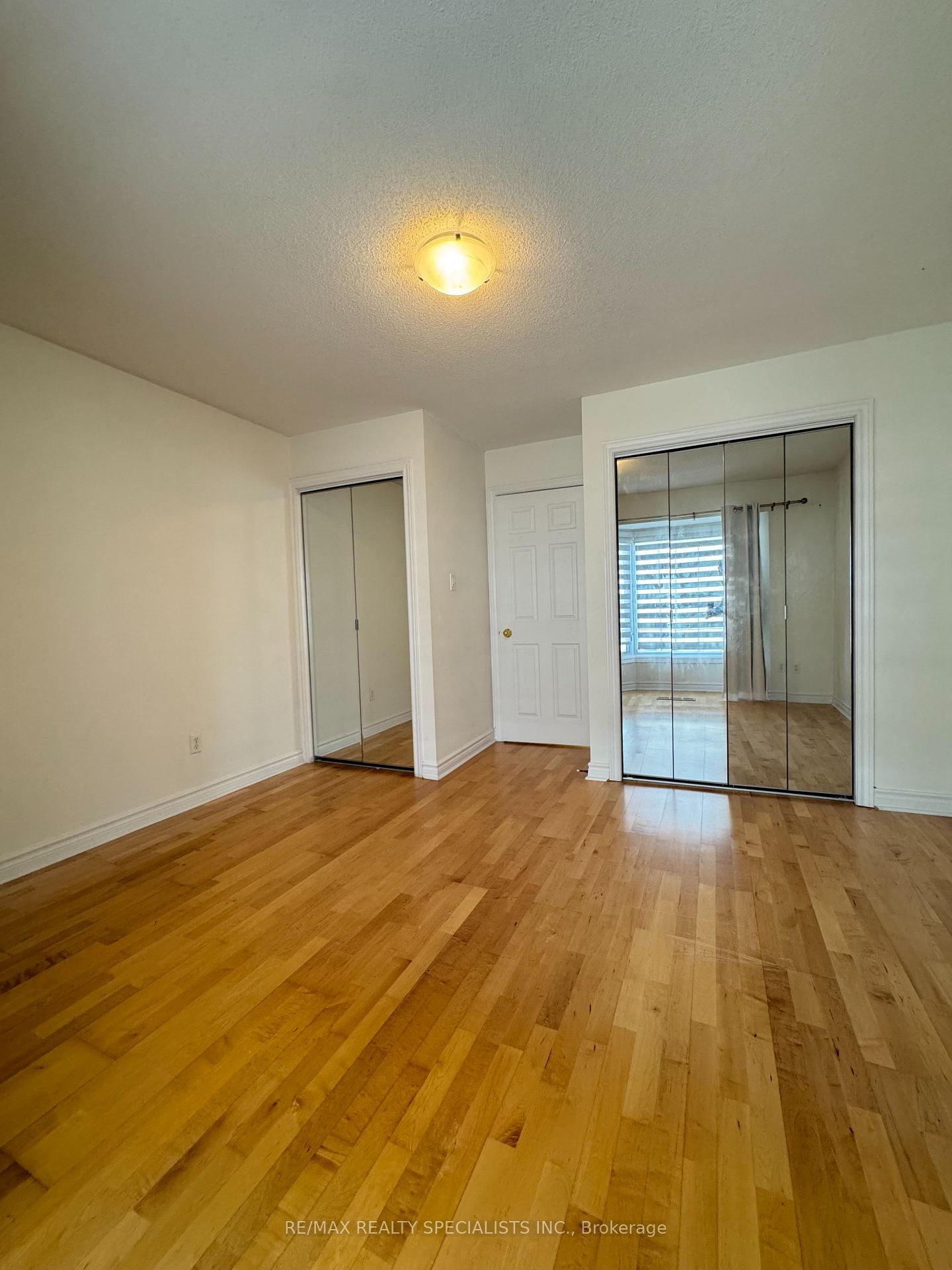 Photo 21 of Unit 36, 3480 Upper Middle Road, Burlington, Palmer — HOMEH