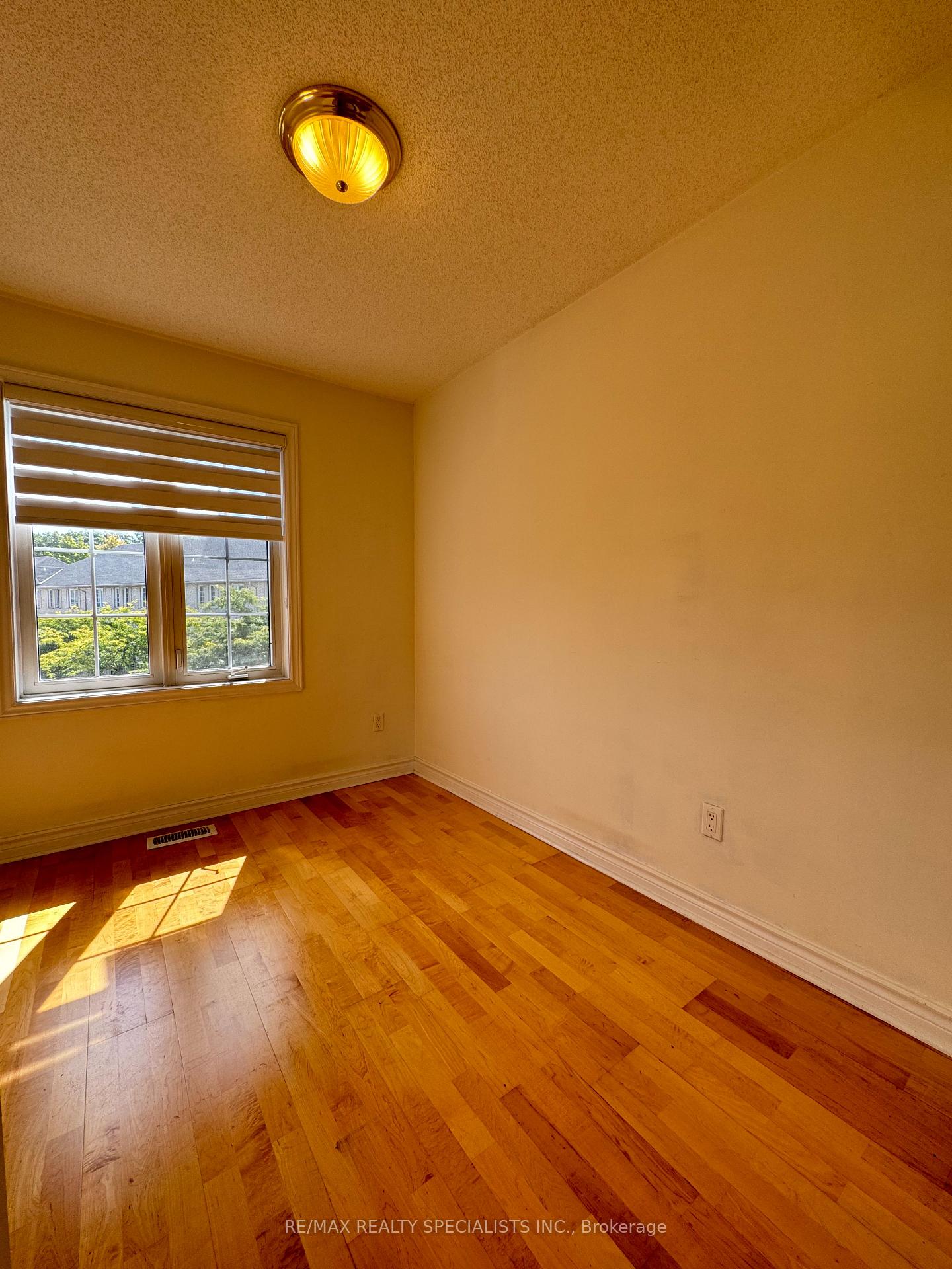 Photo 25 of Unit 36, 3480 Upper Middle Road, Burlington, Palmer — HOMEH