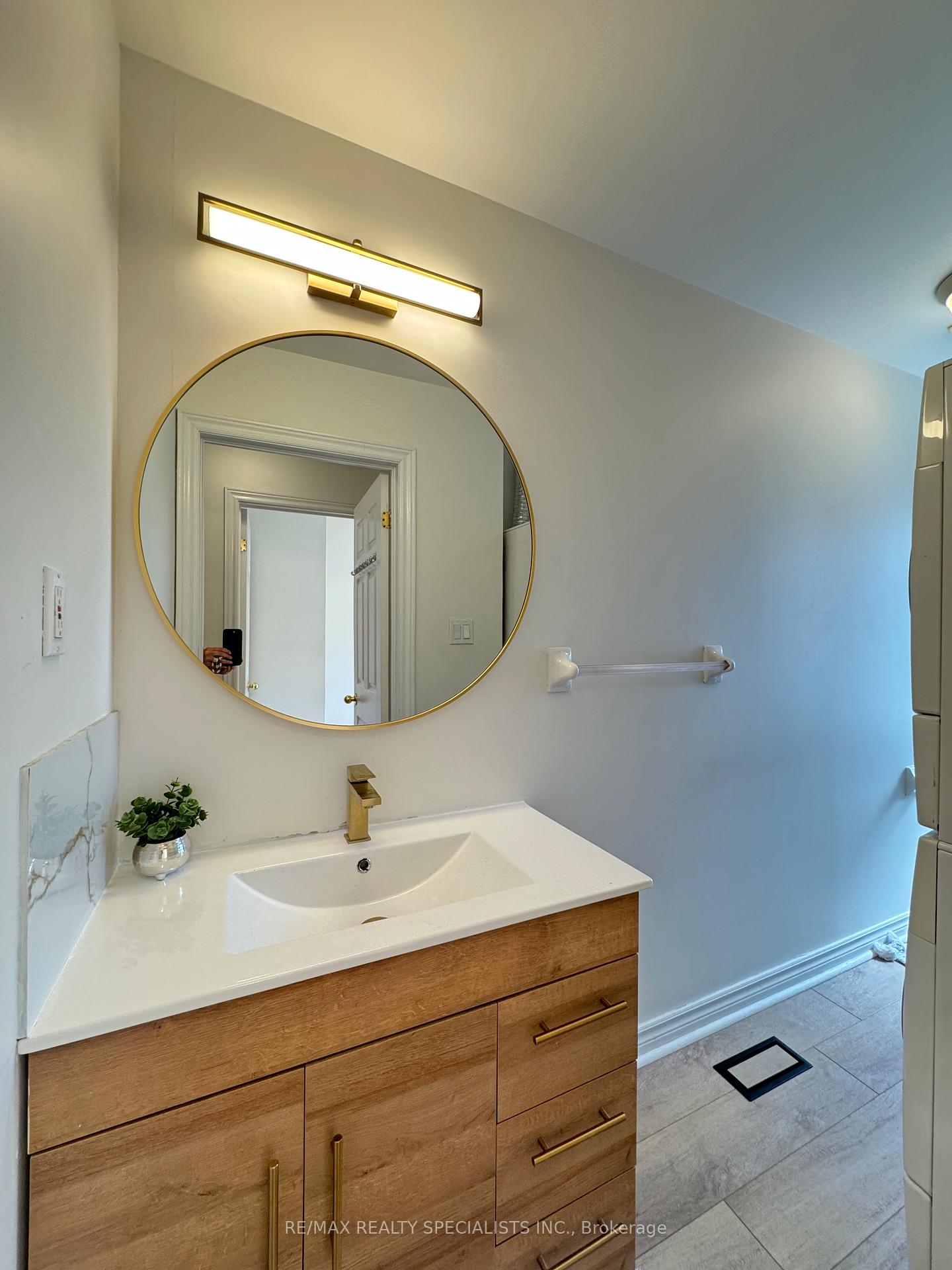 Photo 30 of Unit 36, 3480 Upper Middle Road, Burlington, Palmer — HOMEH