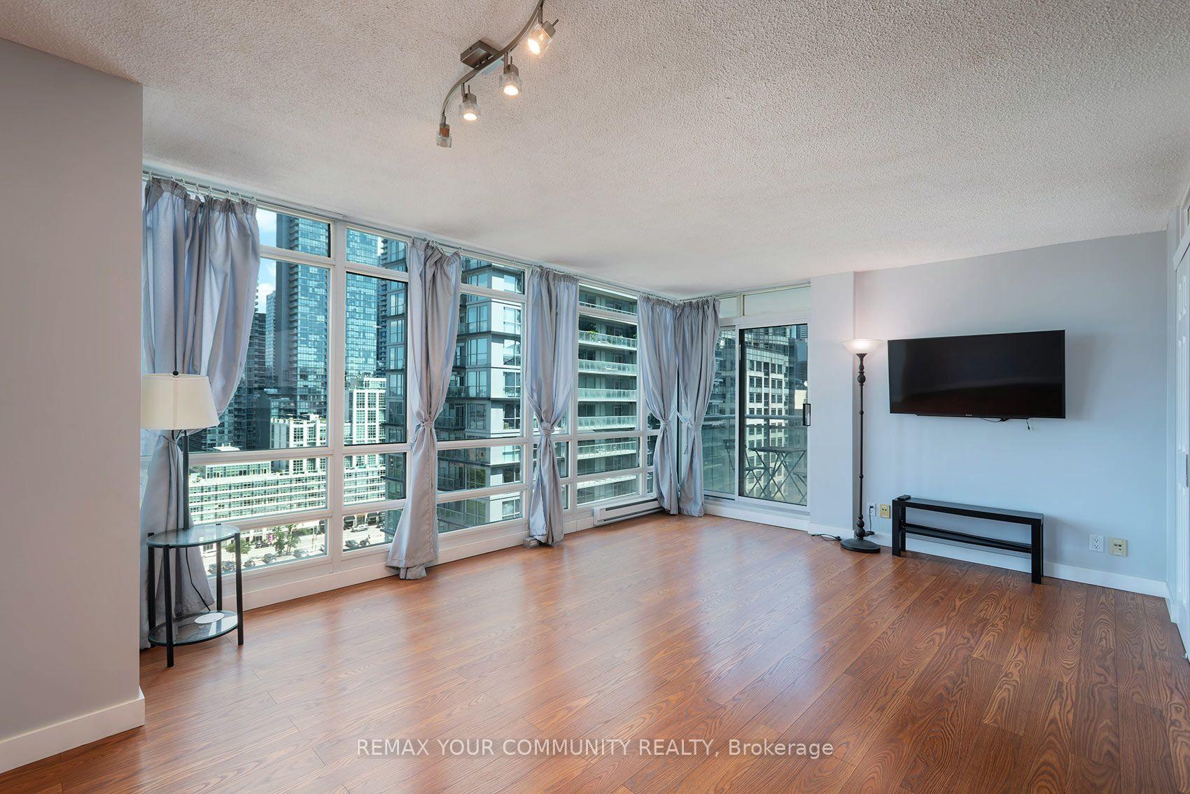 Photo 7 of Unit 2103, 381 Front Street W, Toronto, Waterfront Communities — HOMEH