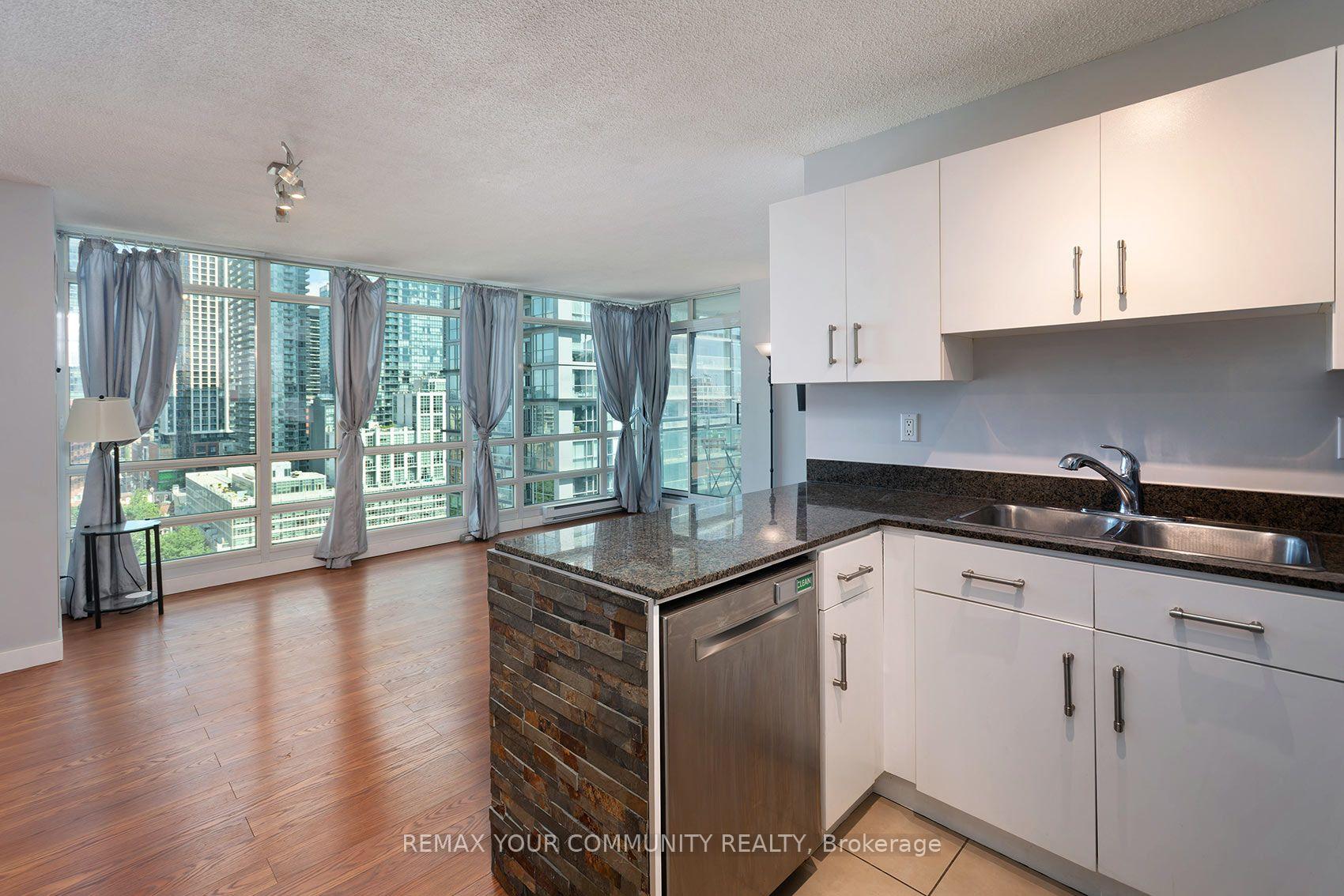 Photo 10 of Unit 2103, 381 Front Street W, Toronto, Waterfront Communities — HOMEH