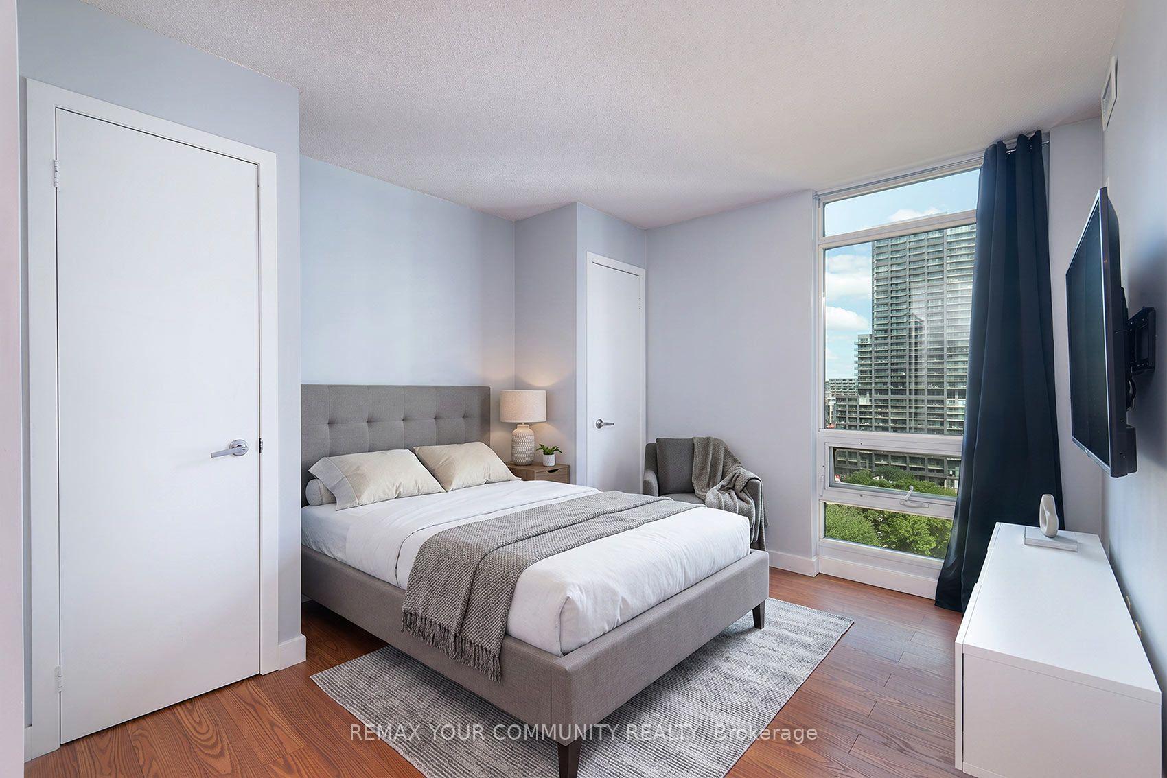 Photo 15 of Unit 2103, 381 Front Street W, Toronto, Waterfront Communities — HOMEH