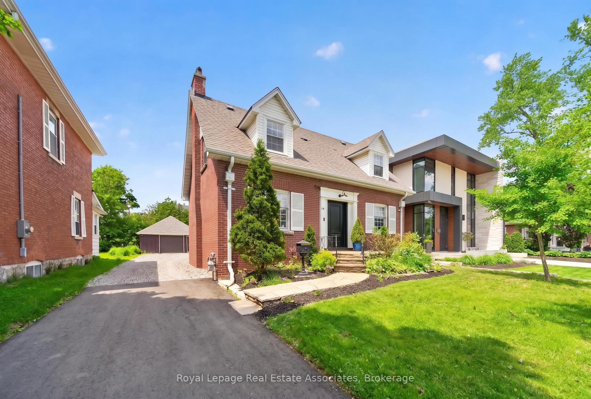 Photo 3 of 24 Peel Avenue, Brampton, Downtown Brampton — HOMEH