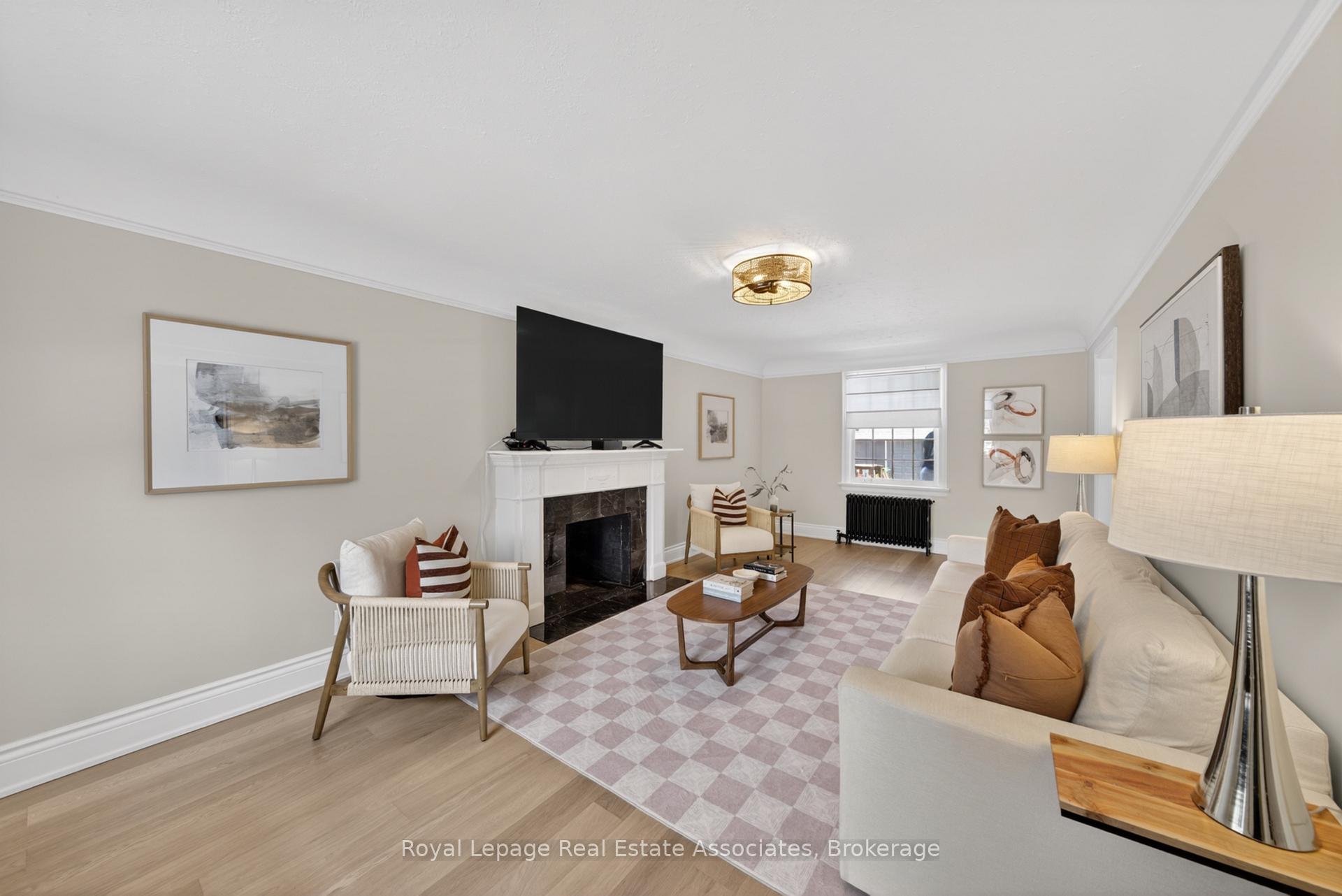 Photo 7 of 24 Peel Avenue, Brampton, Downtown Brampton — HOMEH
