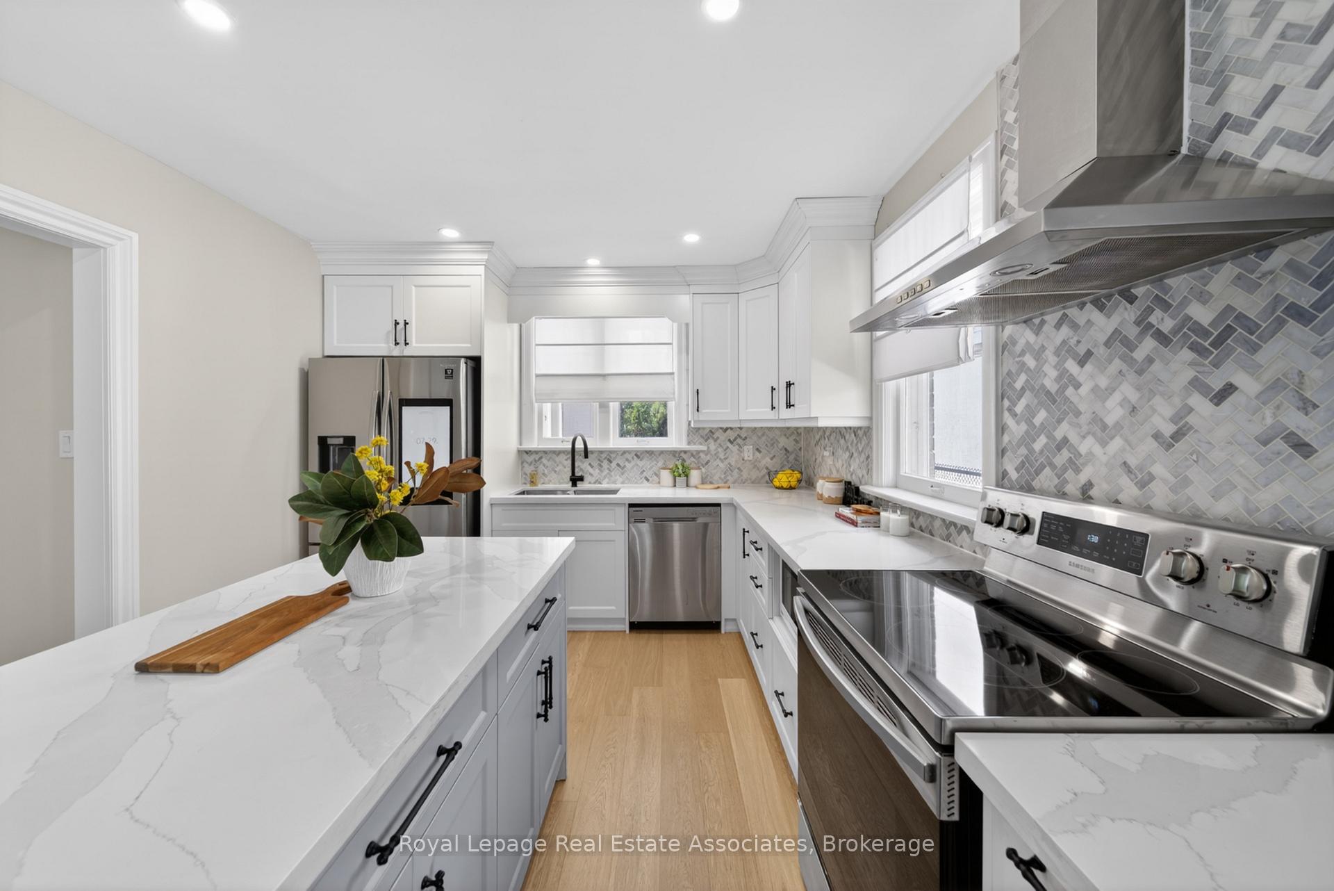 Photo 10 of 24 Peel Avenue, Brampton, Downtown Brampton — HOMEH