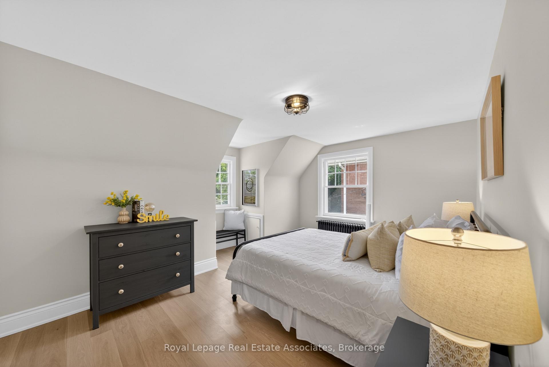 Photo 24 of 24 Peel Avenue, Brampton, Downtown Brampton — HOMEH